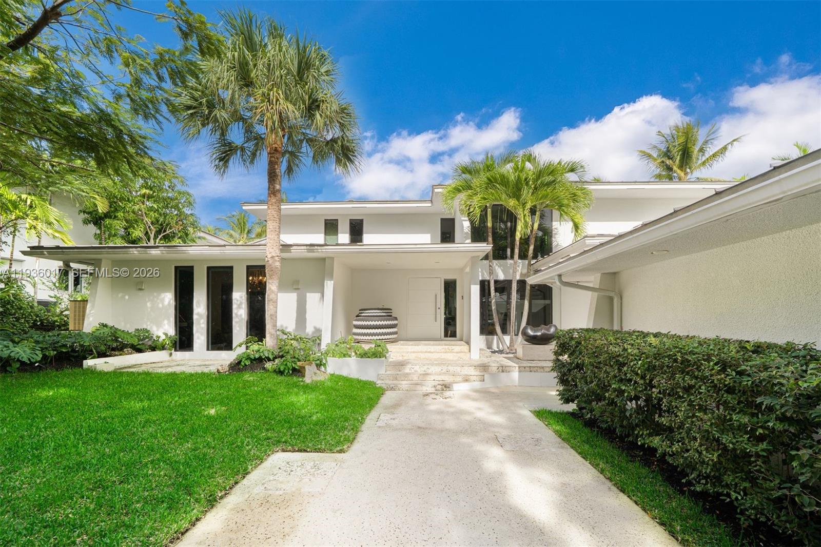 121 Knollwood Drive, Key Biscayne FL 33149