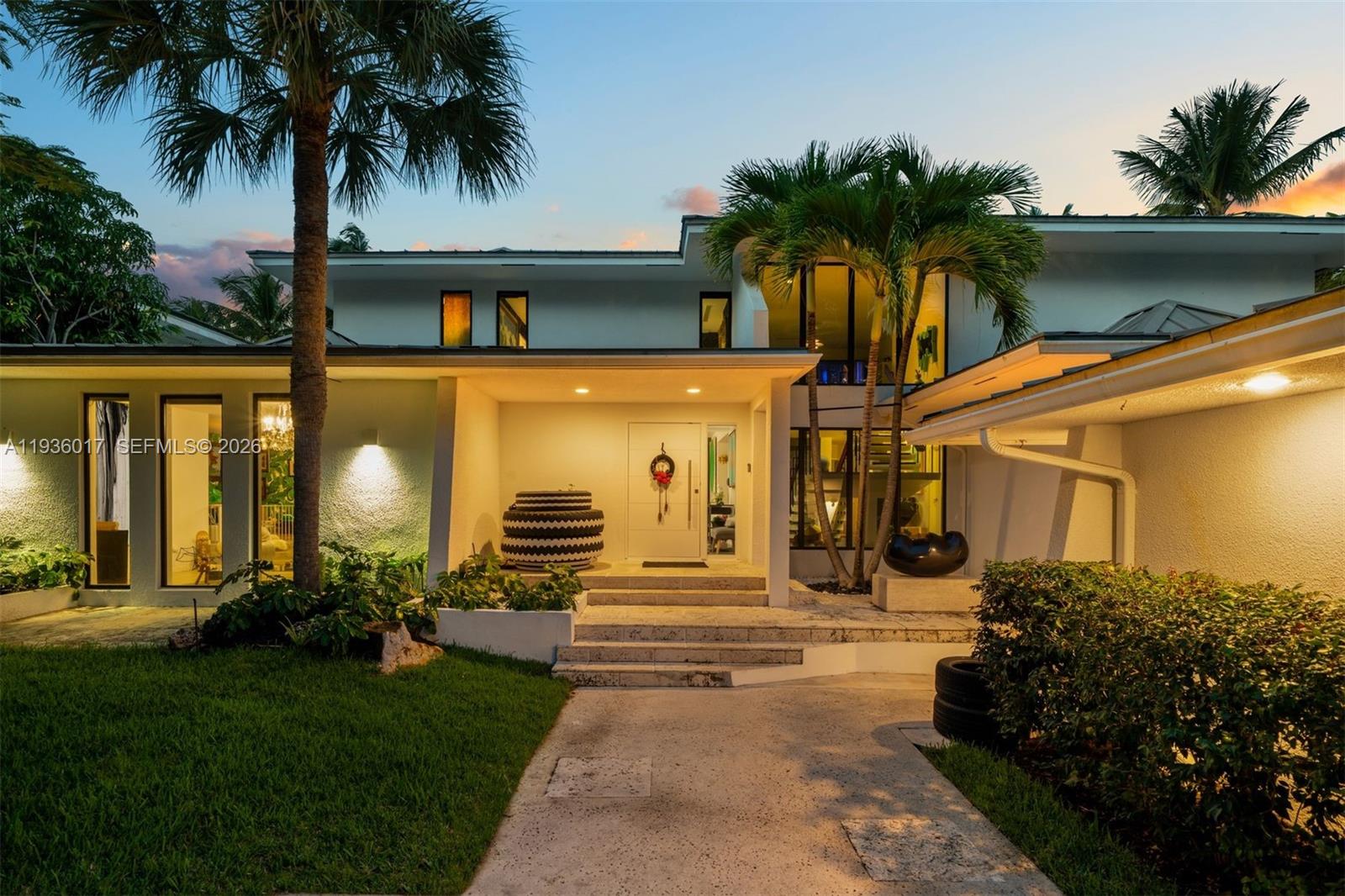 121 Knollwood Drive, Key Biscayne FL 33149