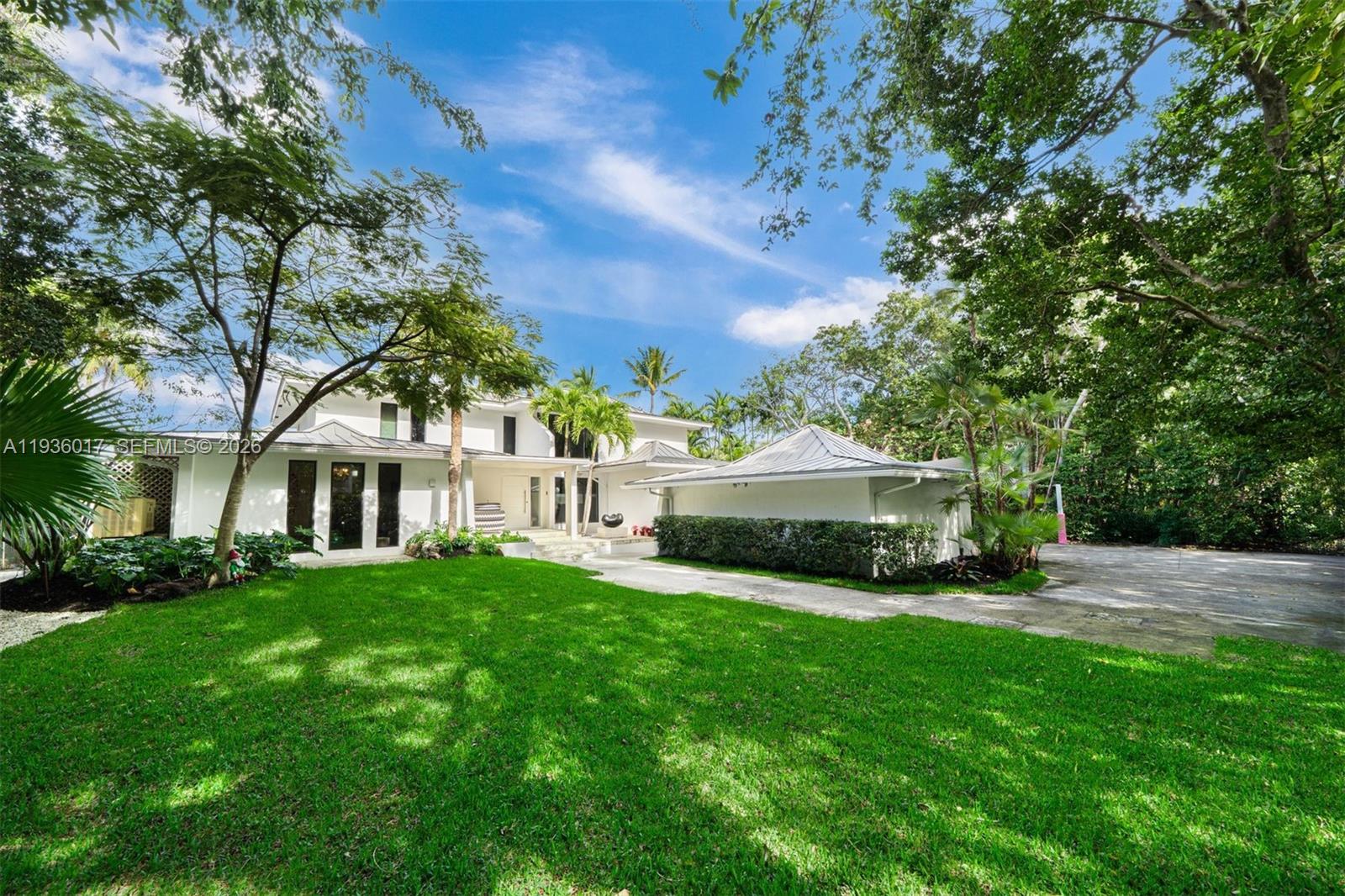 121 Knollwood Drive, Key Biscayne FL 33149