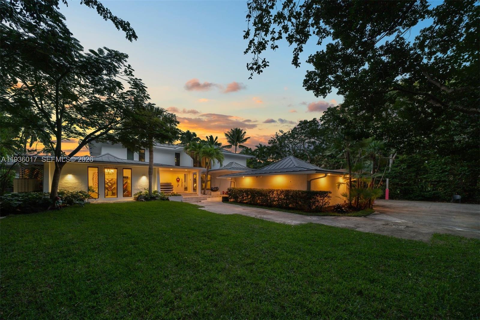 121 Knollwood Drive, Key Biscayne FL 33149