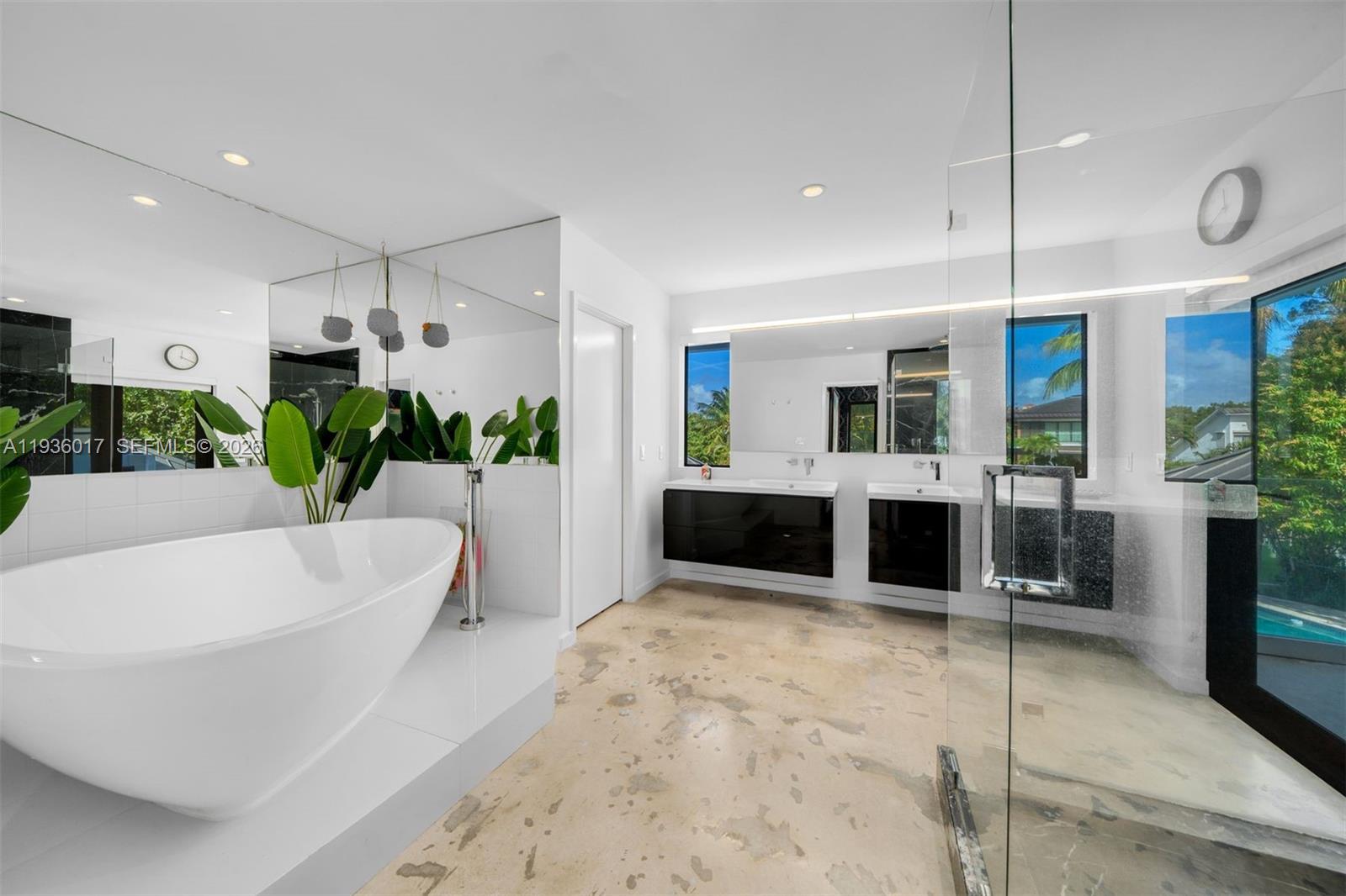 121 Knollwood Drive, Key Biscayne FL 33149