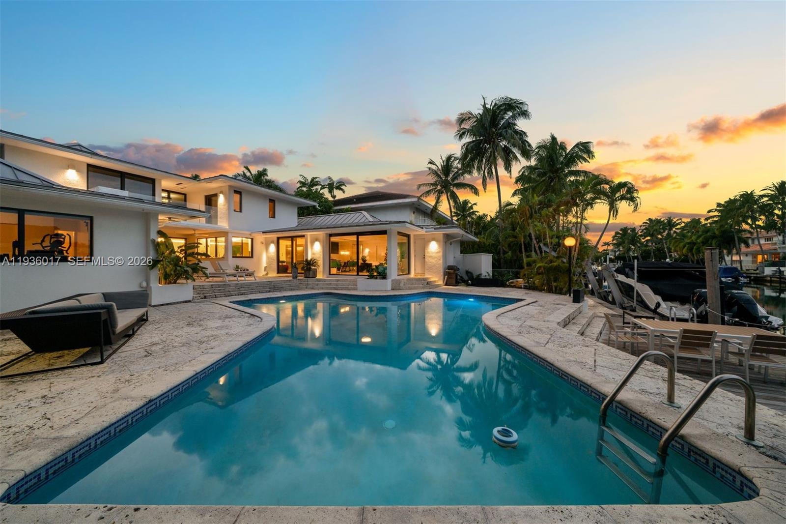 121 Knollwood Drive, Key Biscayne FL 33149