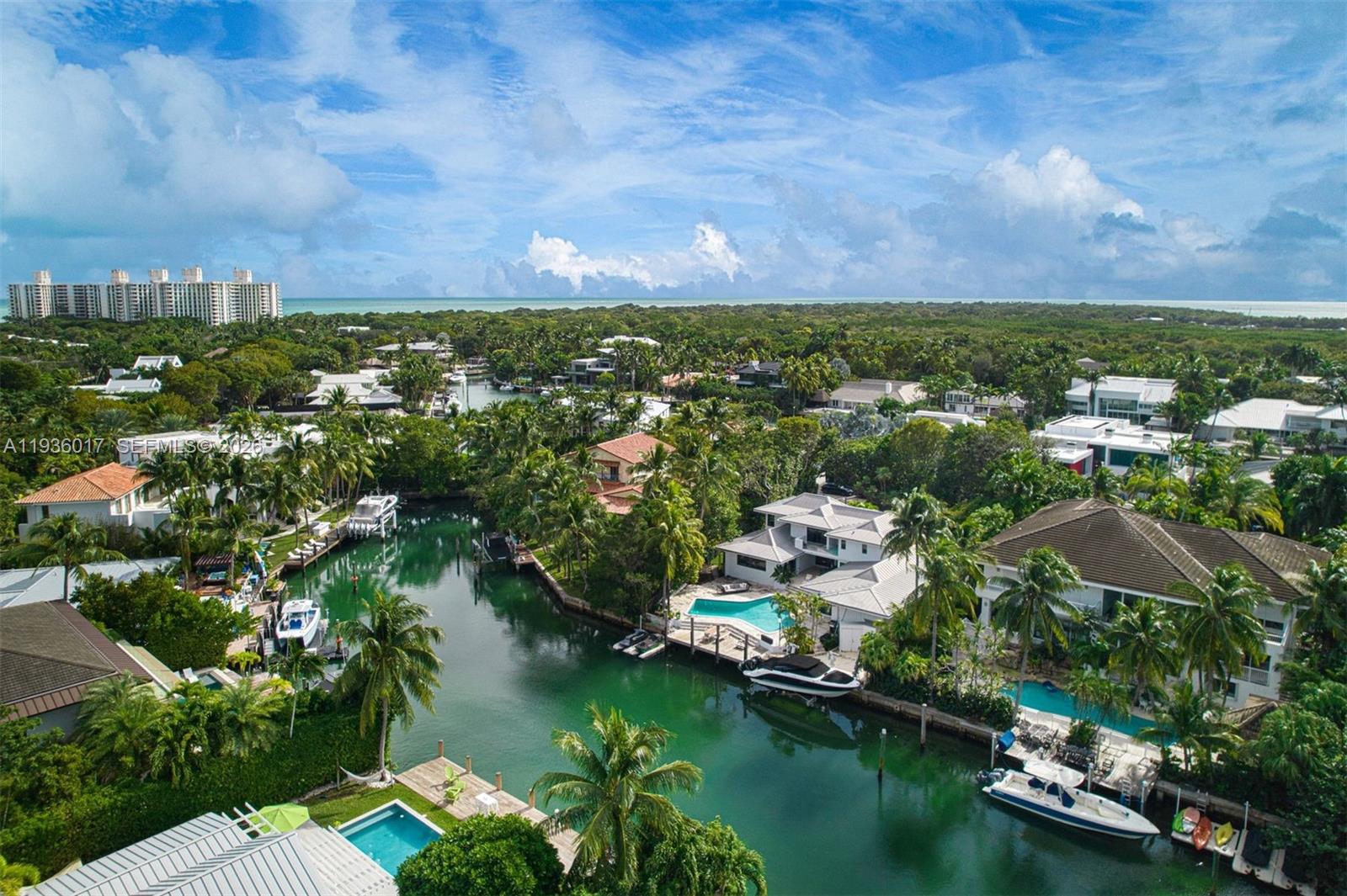 121 Knollwood Drive, Key Biscayne FL 33149