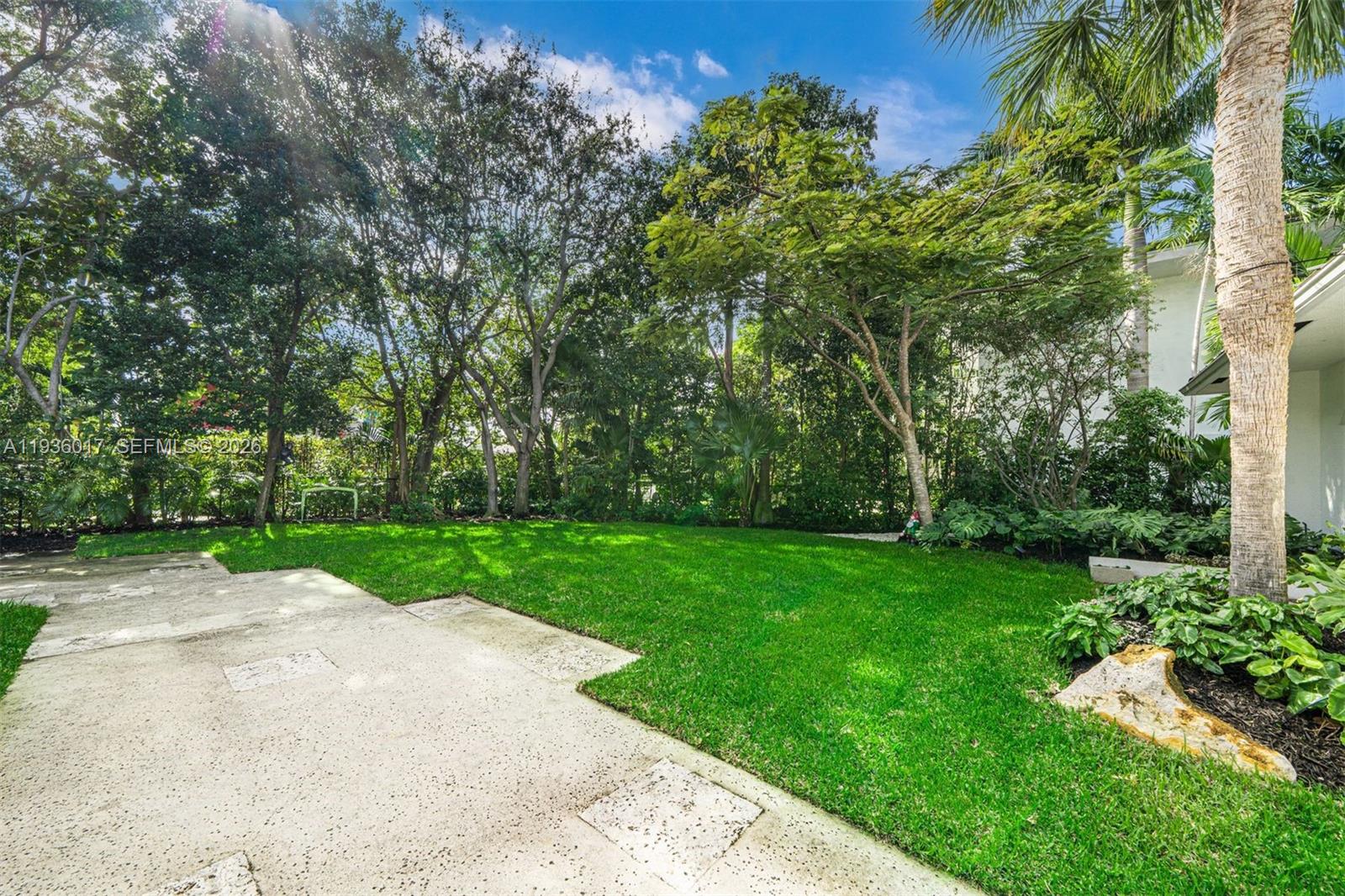 121 Knollwood Drive, Key Biscayne FL 33149