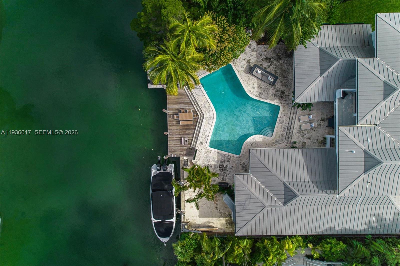 121 Knollwood Drive, Key Biscayne FL 33149