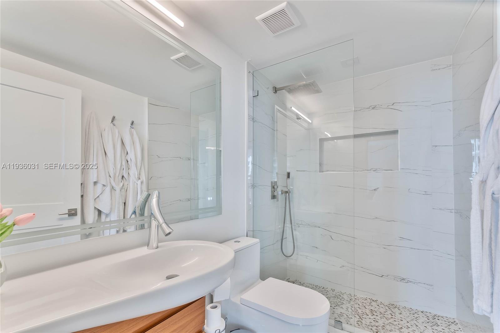 701 Brickell Key Blvd #808, Miami FL 33131