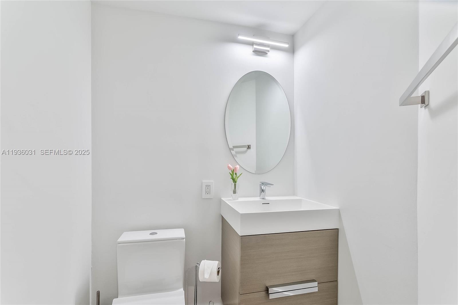 701 Brickell Key Blvd #808, Miami FL 33131