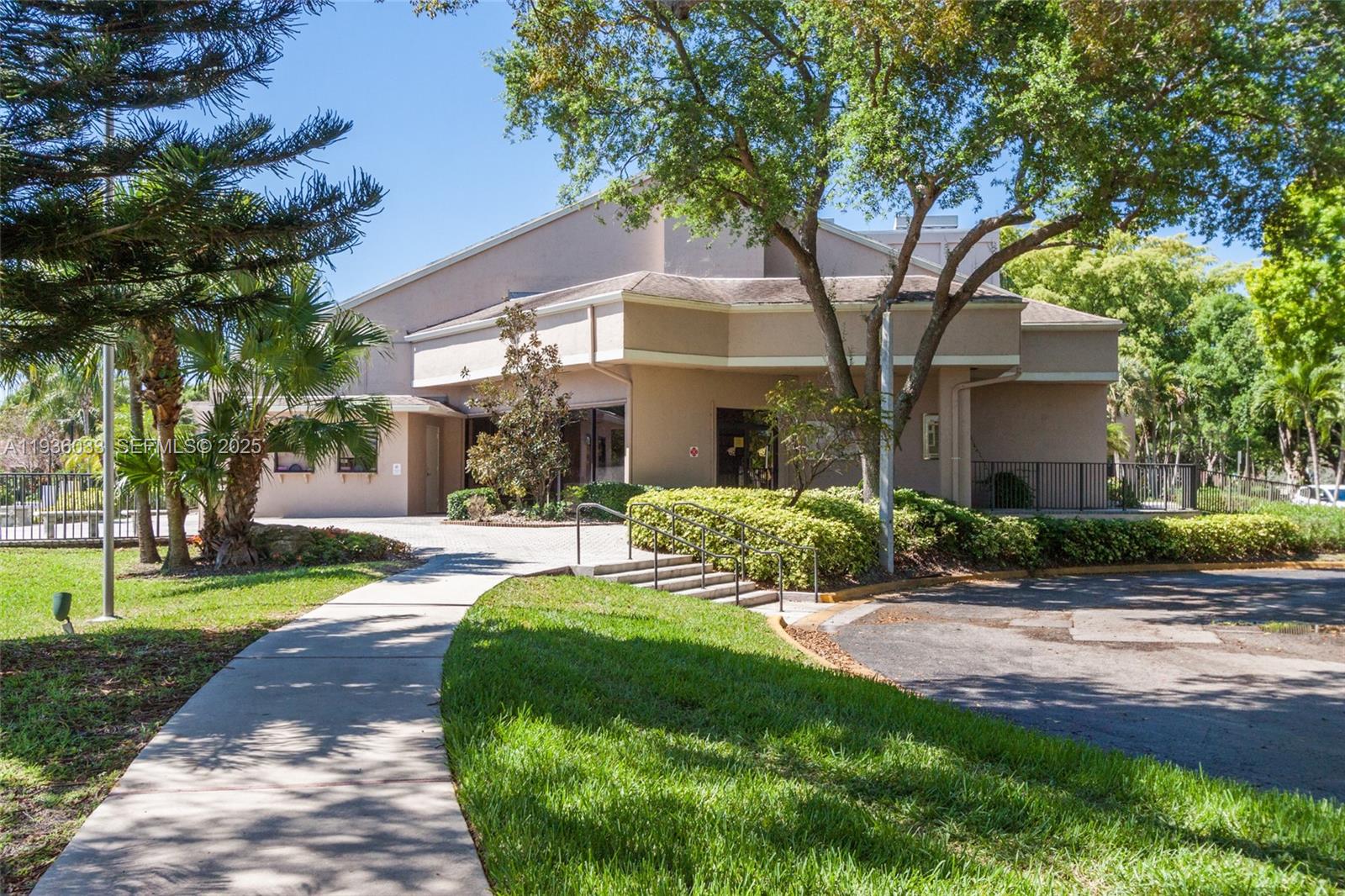 4534 S Carambola Cir S #27275, Coconut Creek FL 33066