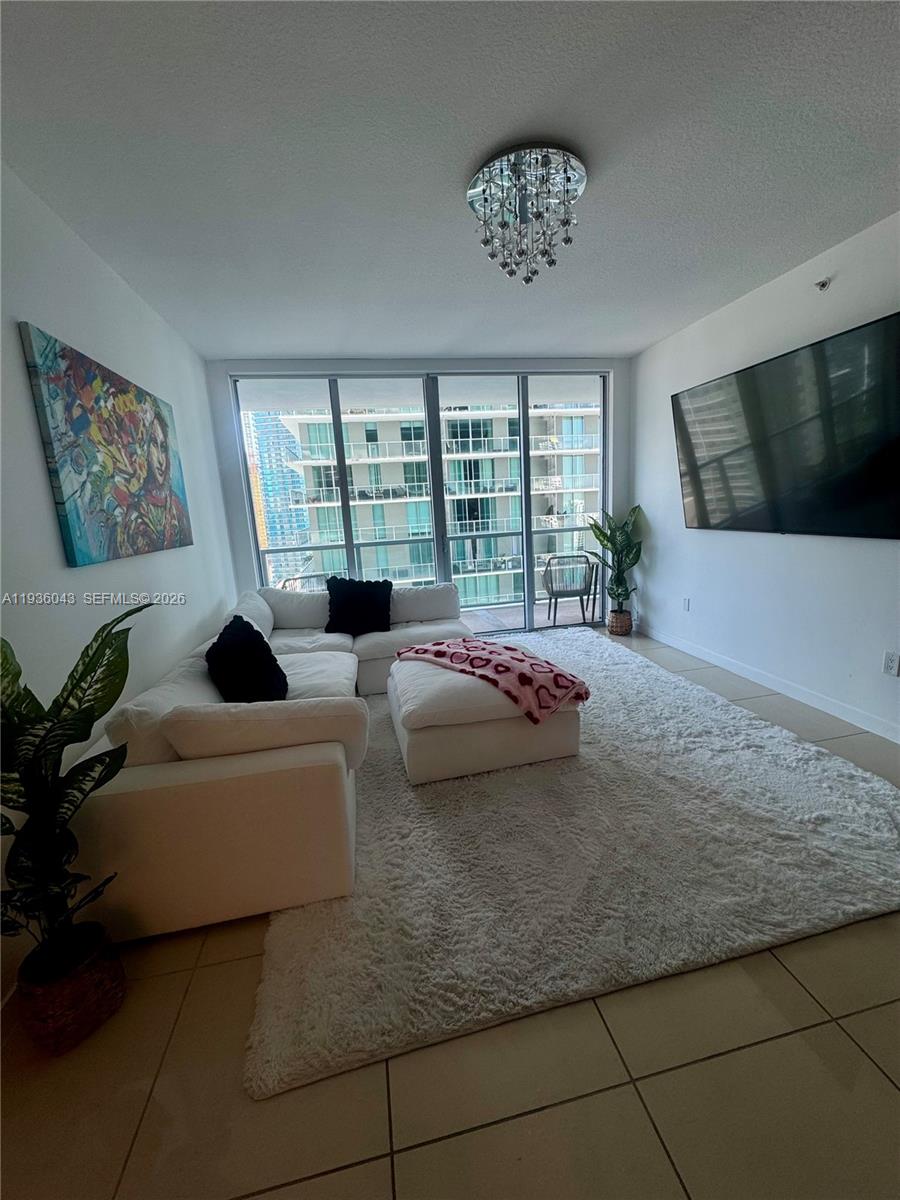 1111 SW 1 #2616, Miami FL 33130
