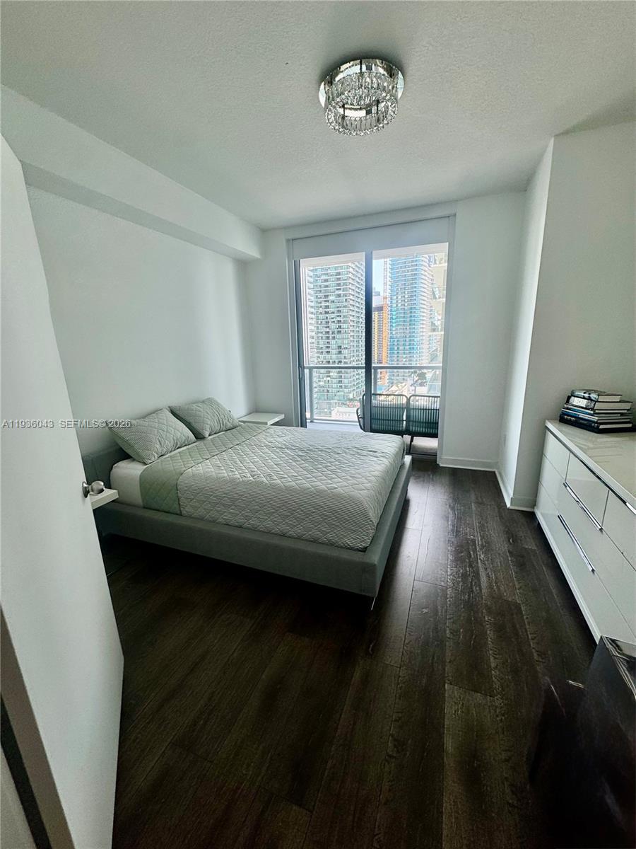 1111 SW 1 #2616, Miami FL 33130