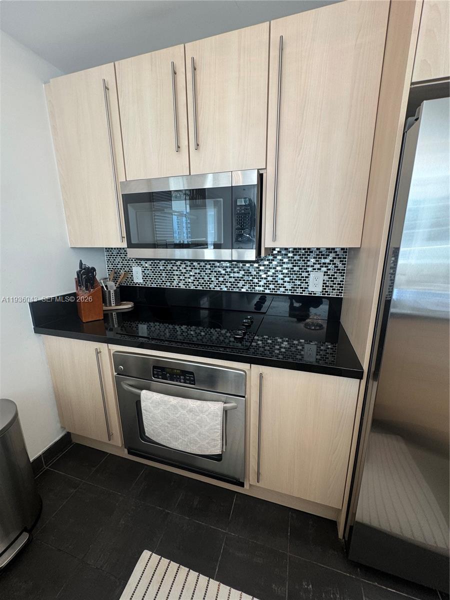 1111 SW 1 #2616, Miami FL 33130