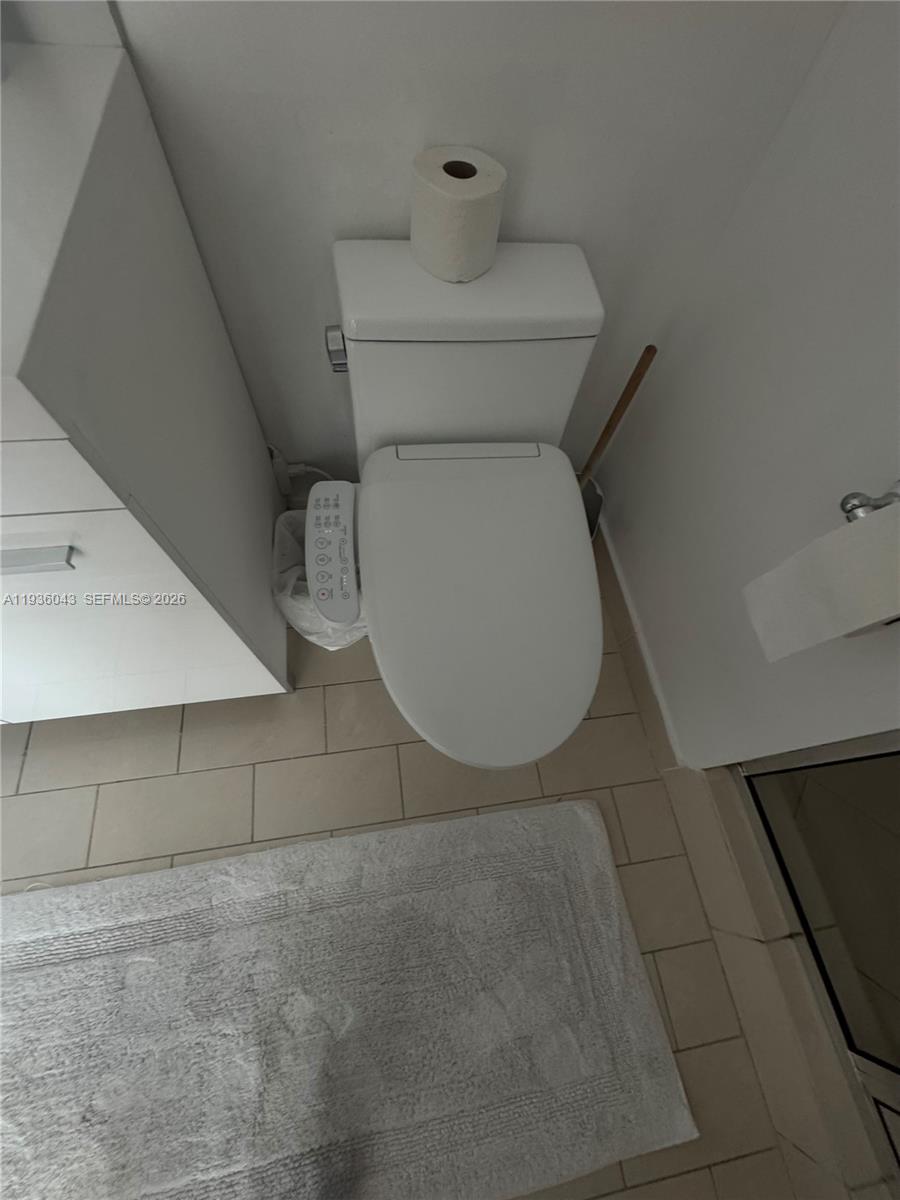 1111 SW 1 #2616, Miami FL 33130