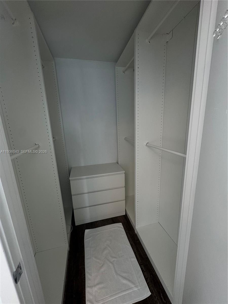 1111 SW 1 #2616, Miami FL 33130