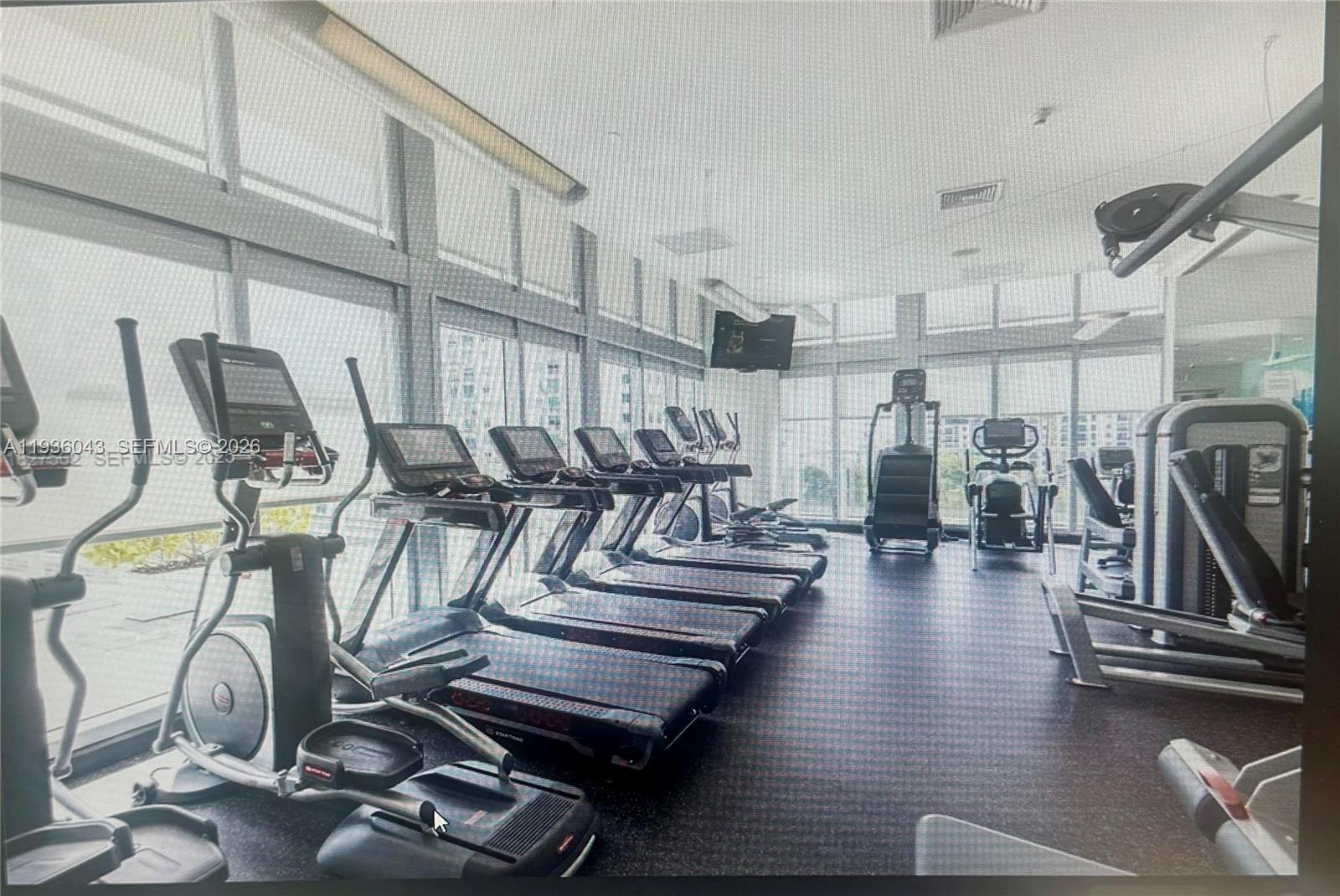 1111 SW 1 #2616, Miami FL 33130