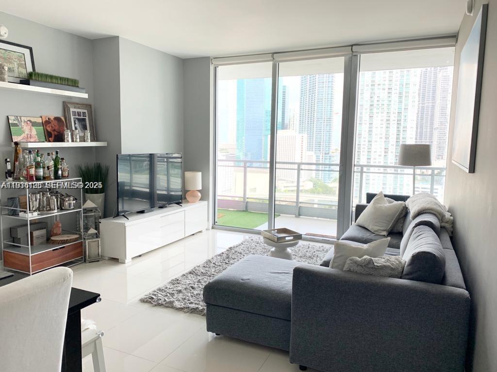 92 SW 3rd St #2312, Miami FL 33130