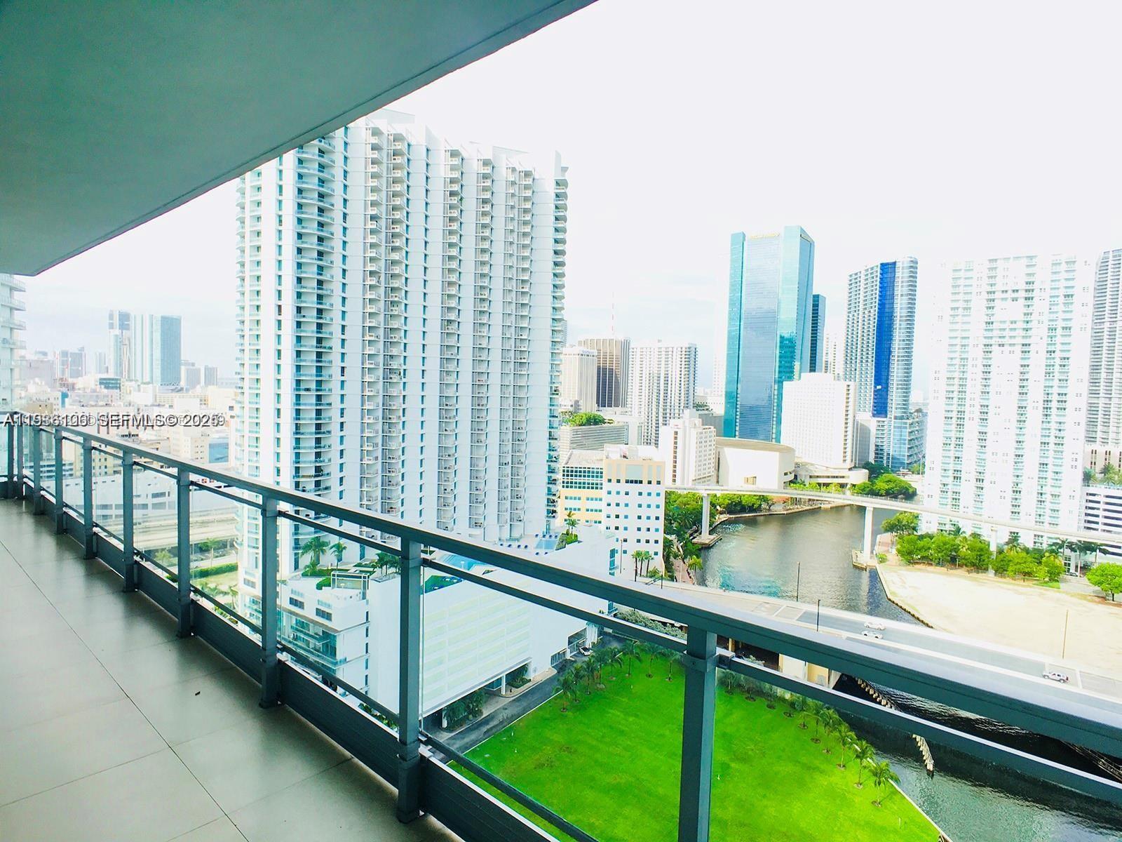 92 SW 3rd St #2312, Miami FL 33130