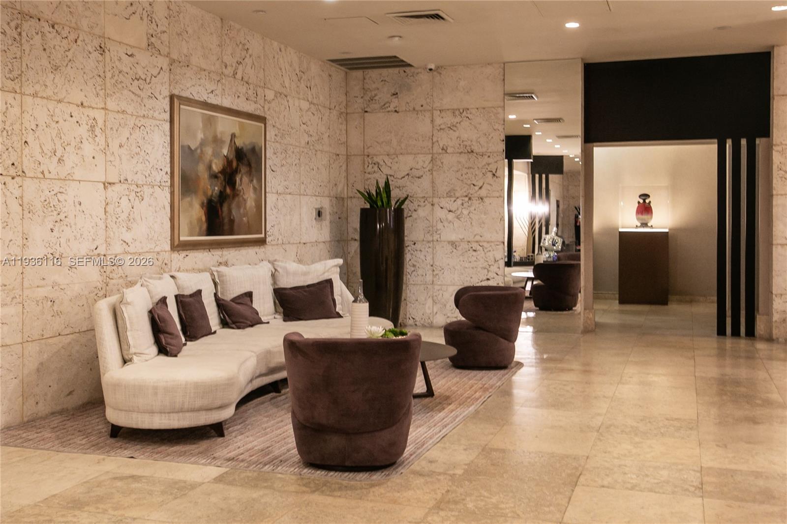 1000 W Island Blvd #2906, Aventura FL 33160