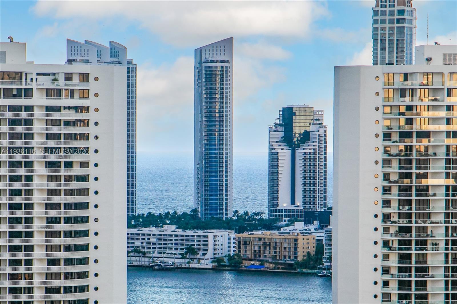 1000 W Island Blvd #2906, Aventura FL 33160
