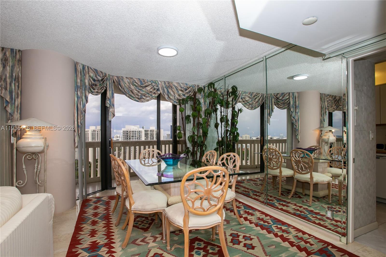 1000 W Island Blvd #2906, Aventura FL 33160