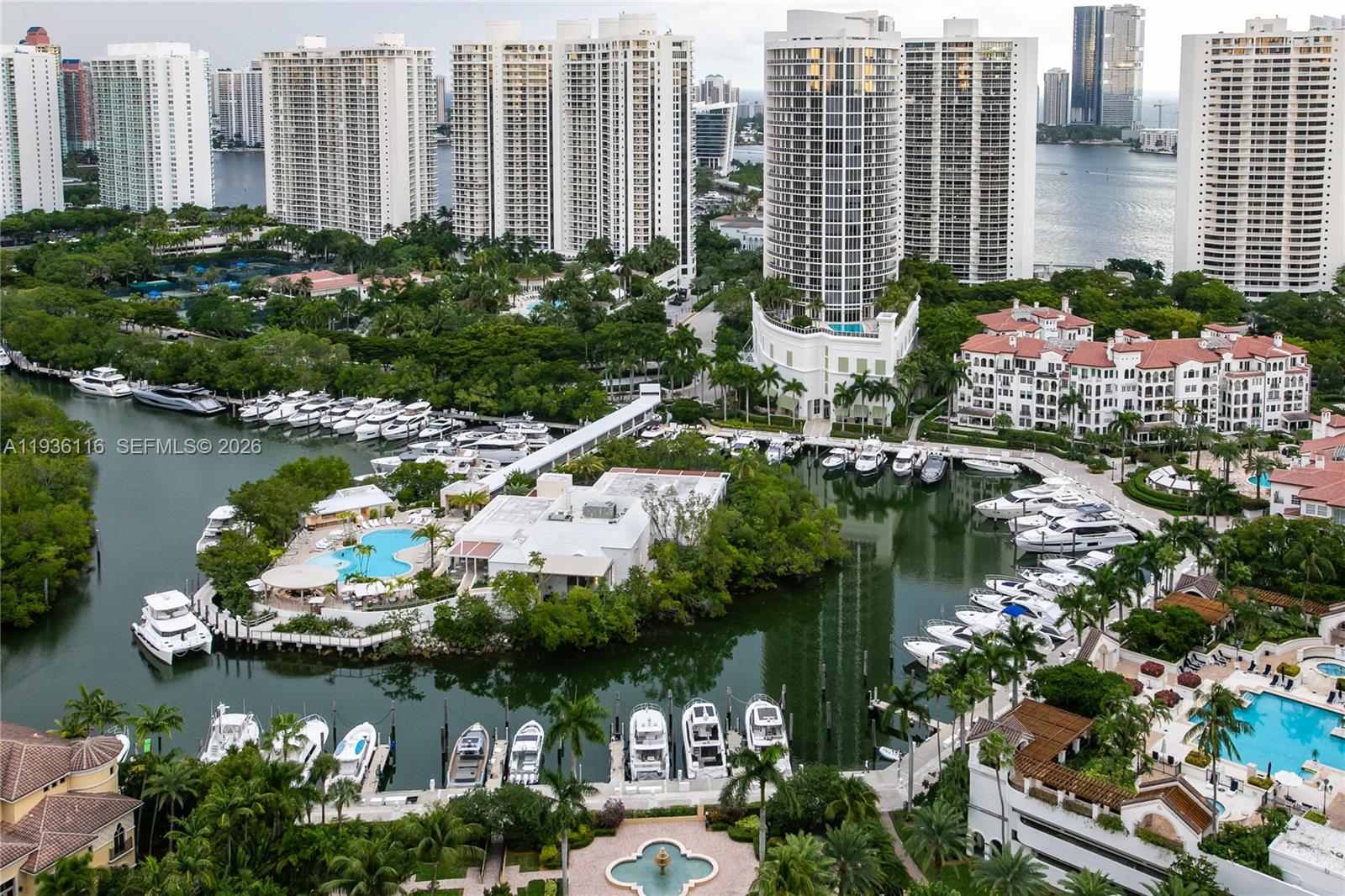 1000 W Island Blvd #2906, Aventura FL 33160
