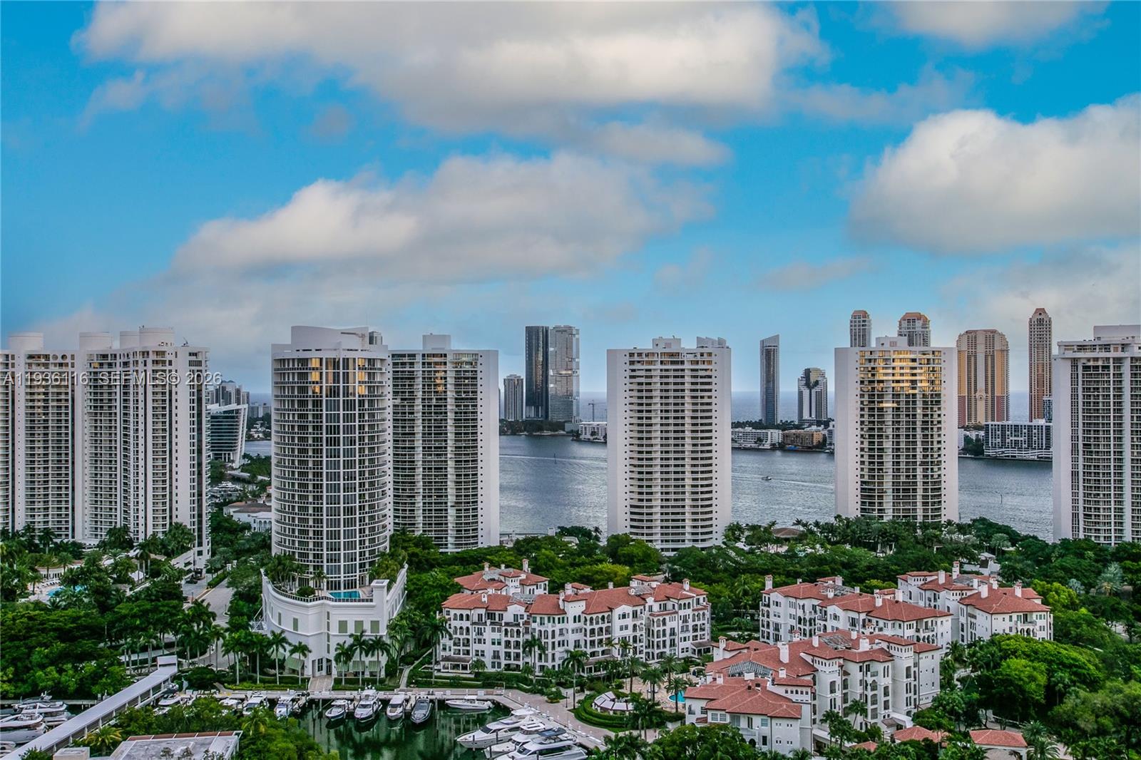 1000 W Island Blvd #2906, Aventura FL 33160