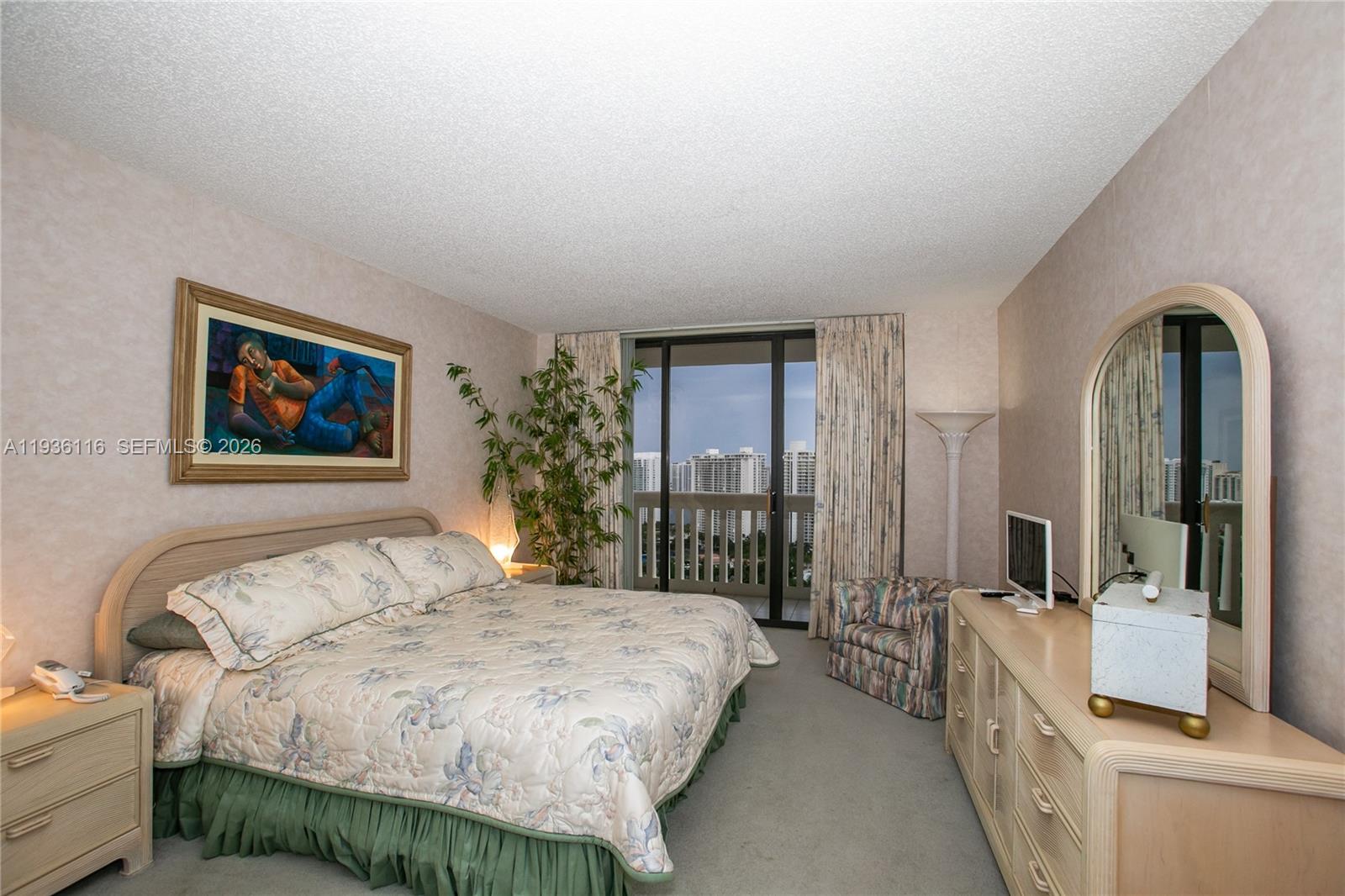 1000 W Island Blvd #2906, Aventura FL 33160