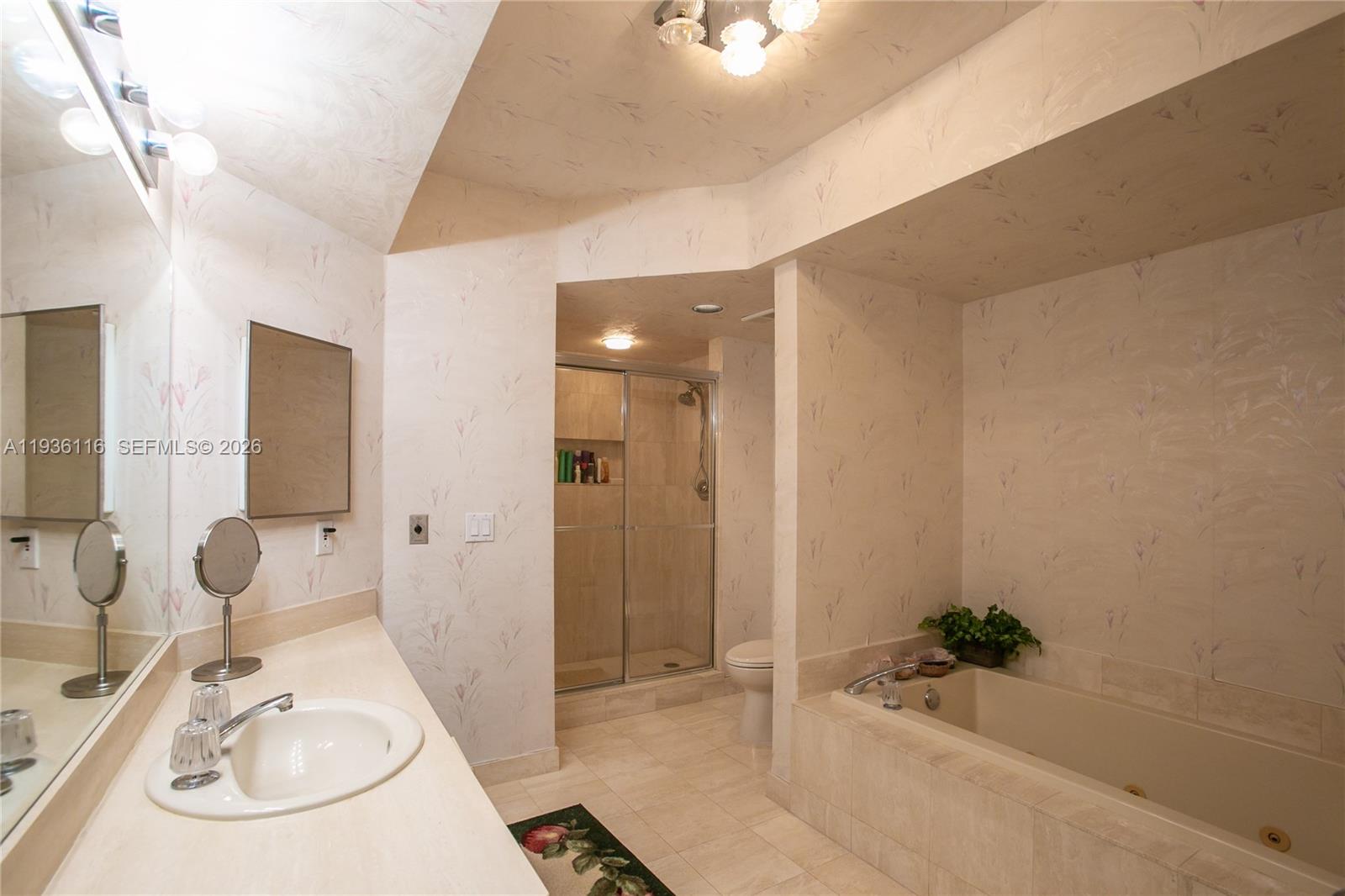 1000 W Island Blvd #2906, Aventura FL 33160
