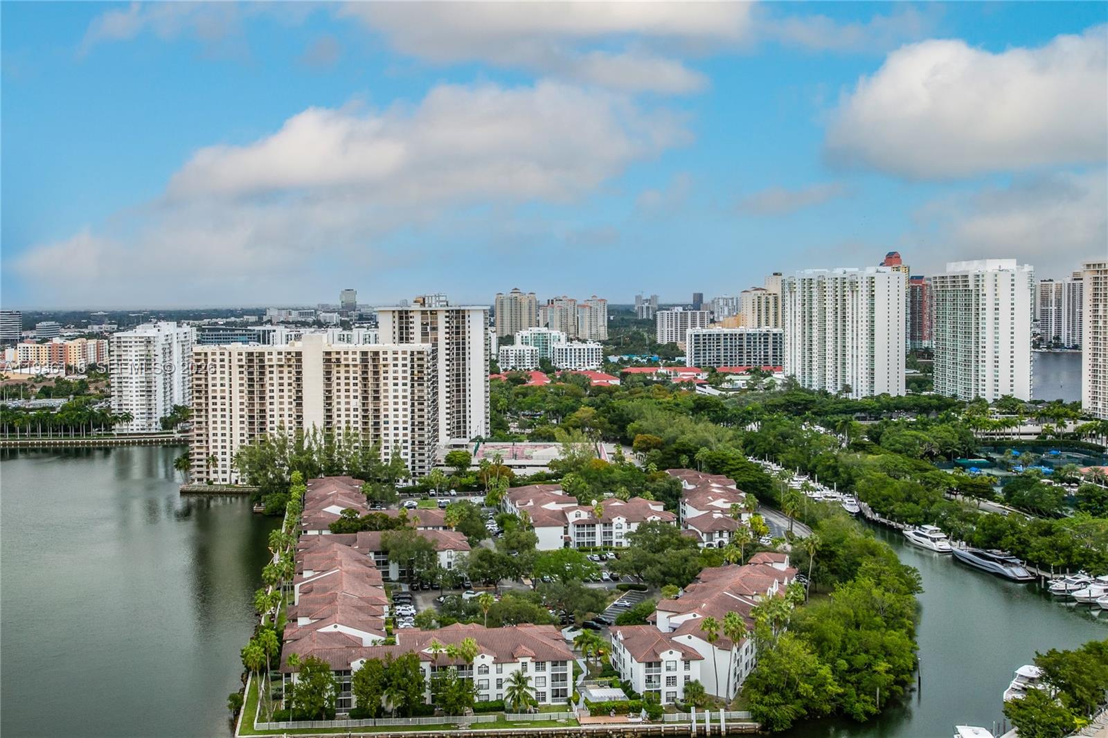 1000 W Island Blvd #2906, Aventura FL 33160