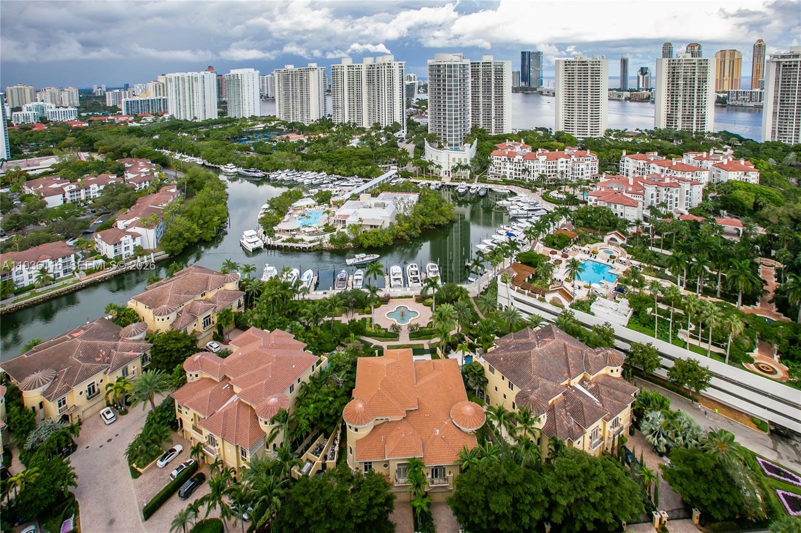 1000 W Island Blvd #2906, Aventura FL 33160
