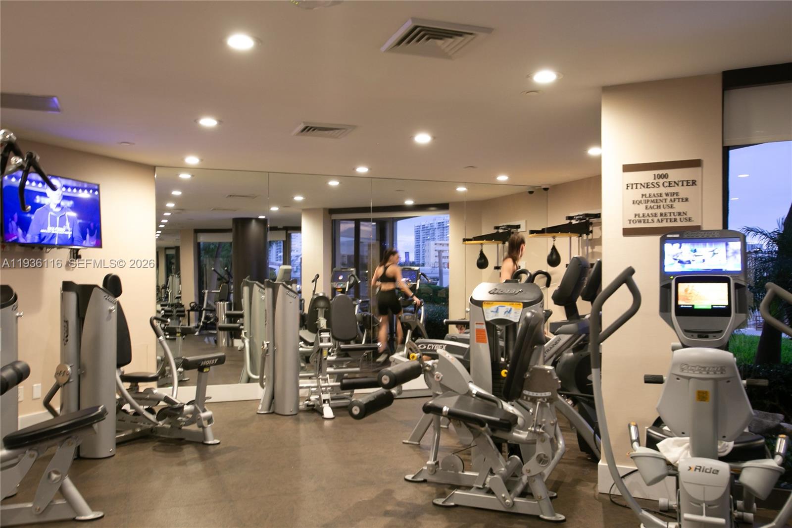 1000 W Island Blvd #2906, Aventura FL 33160