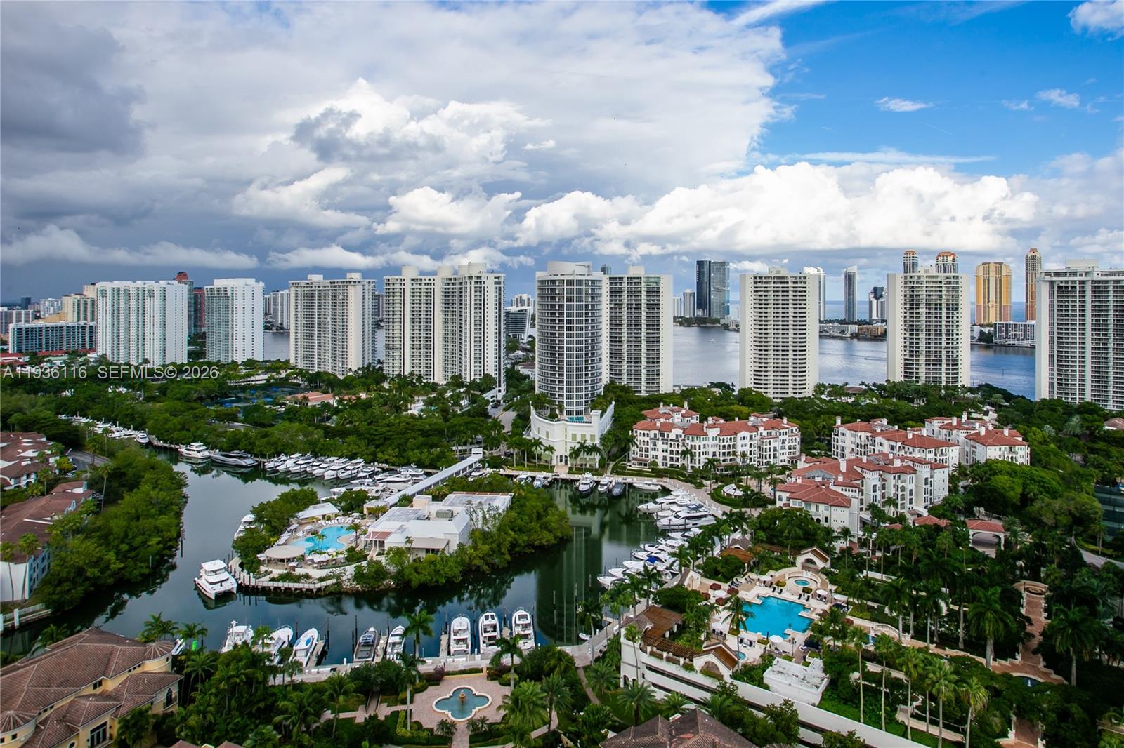 1000 W Island Blvd #2906, Aventura FL 33160