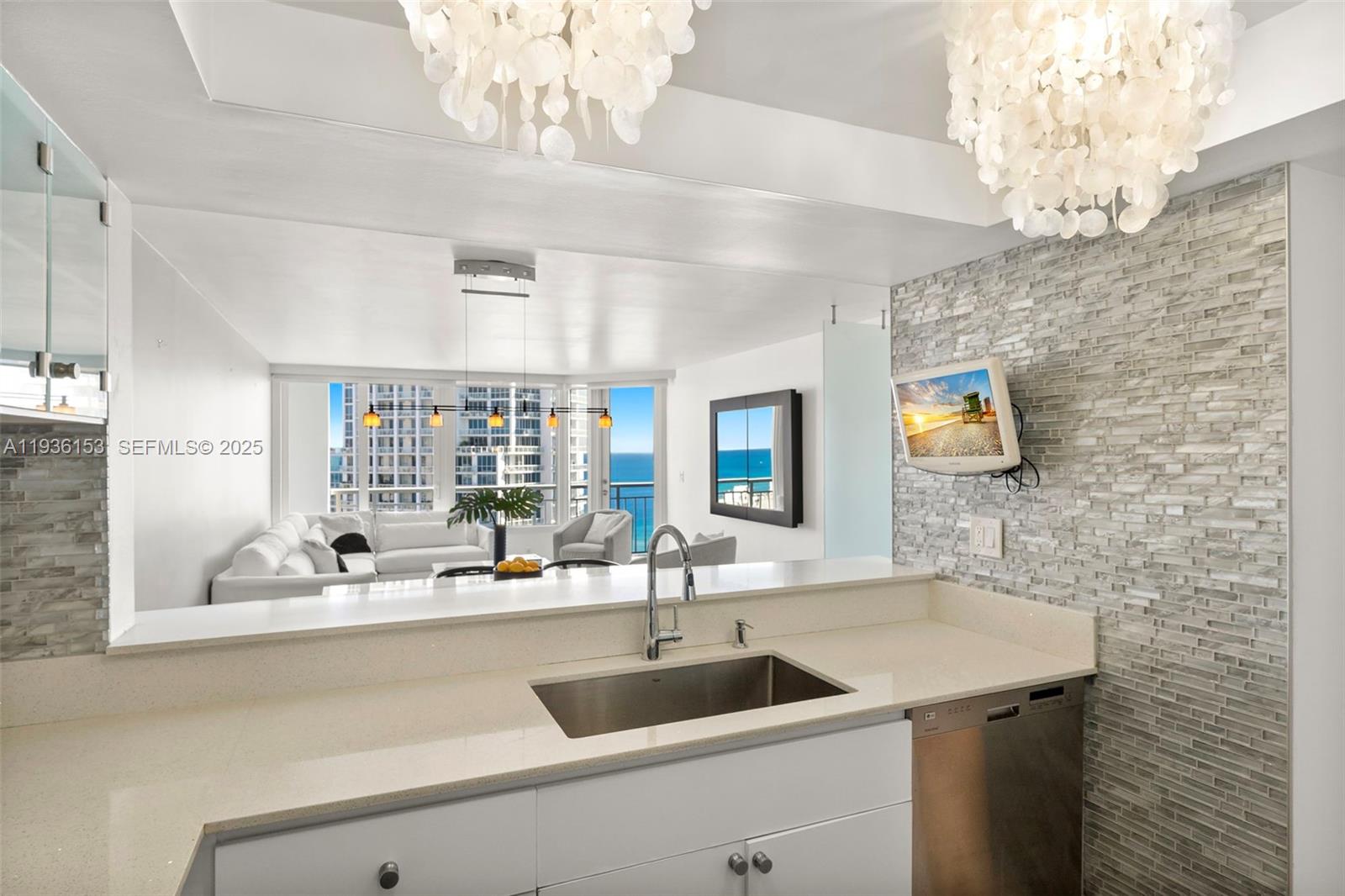 400 S Pointe Dr #2208, Miami Beach FL 33139