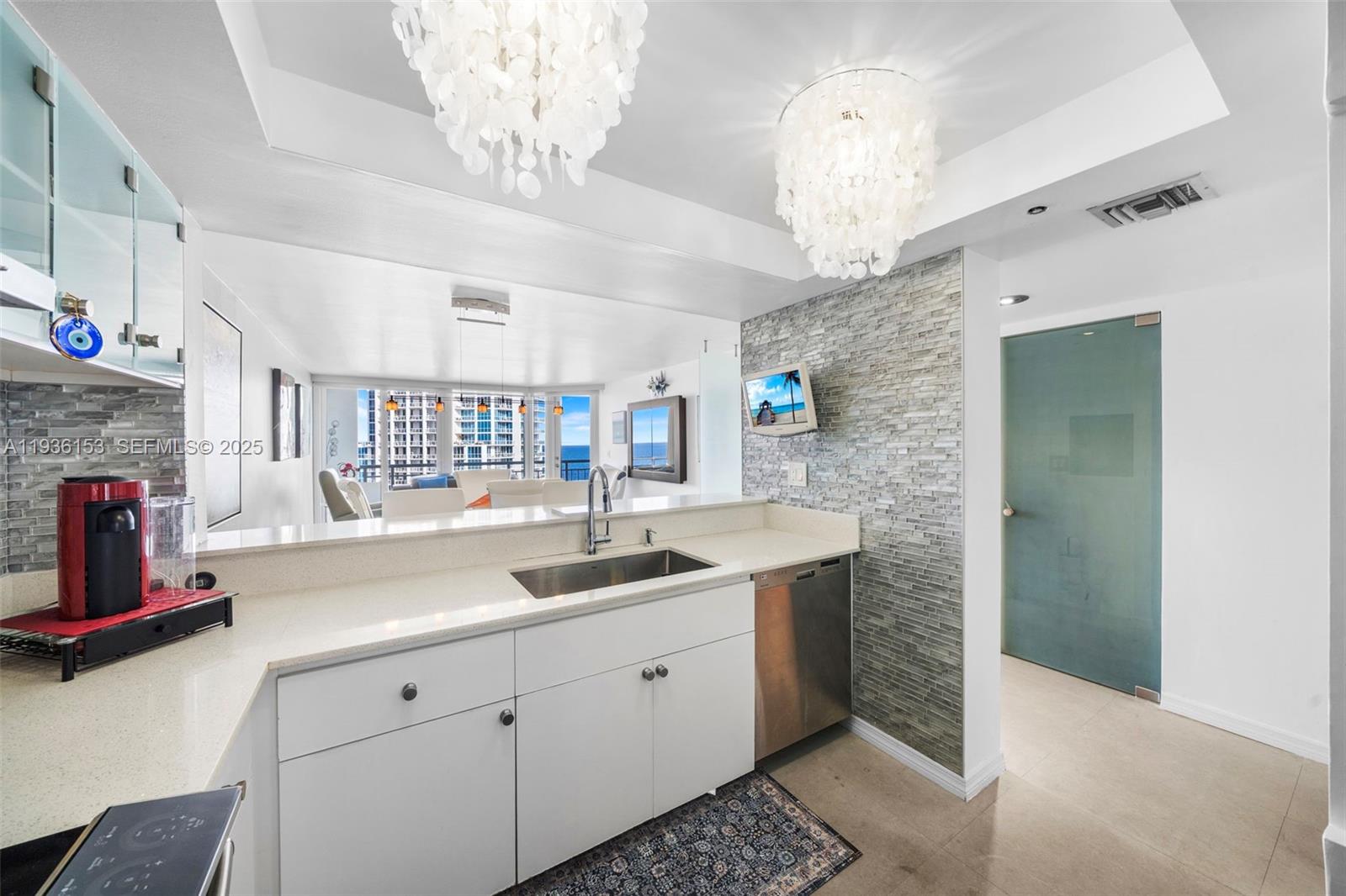 400 S Pointe Dr #2208, Miami Beach FL 33139