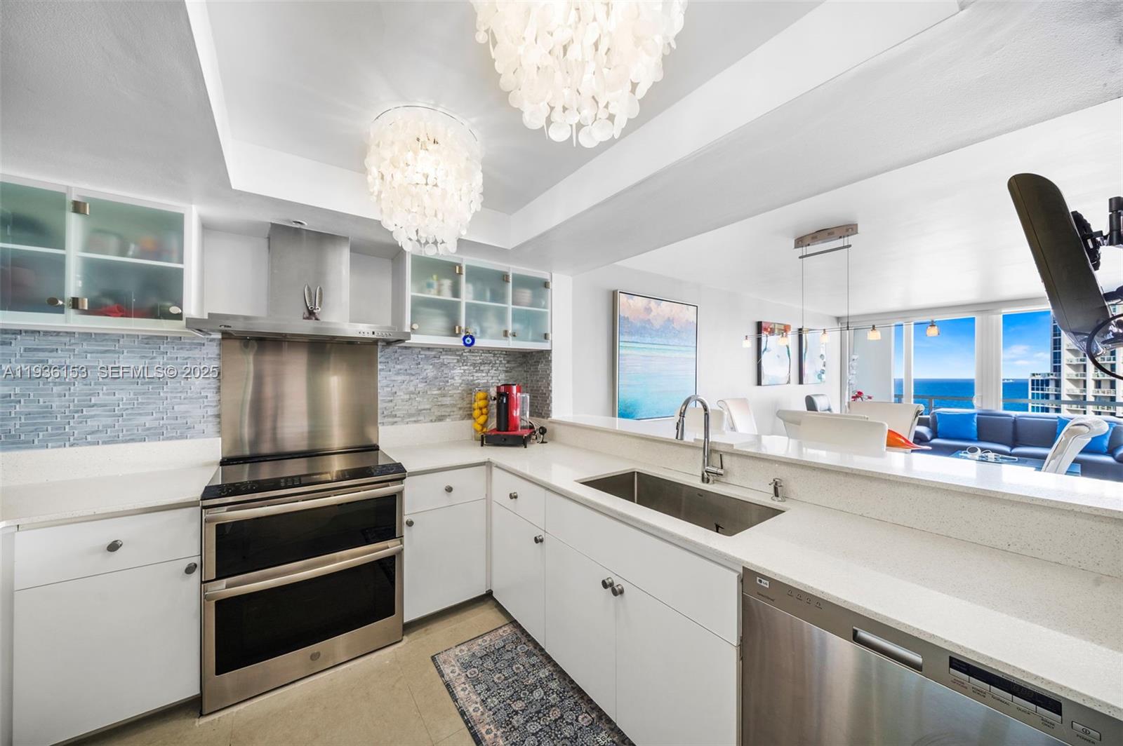 400 S Pointe Dr #2208, Miami Beach FL 33139