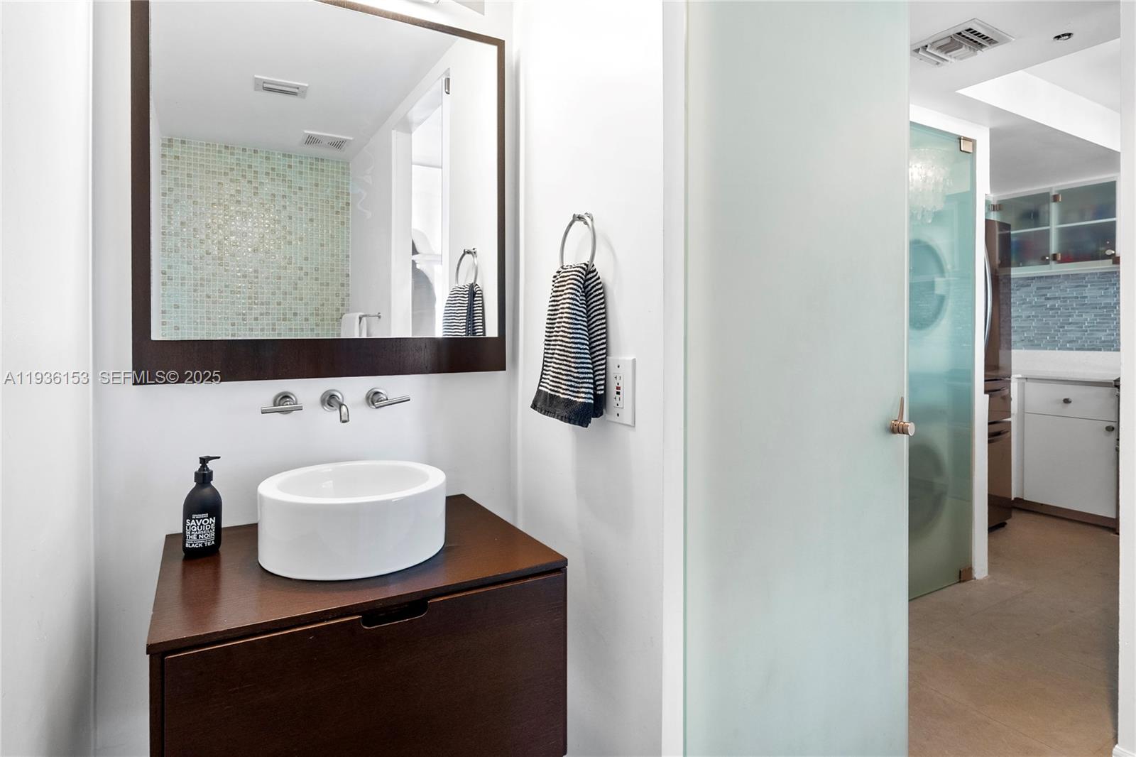 400 S Pointe Dr #2208, Miami Beach FL 33139