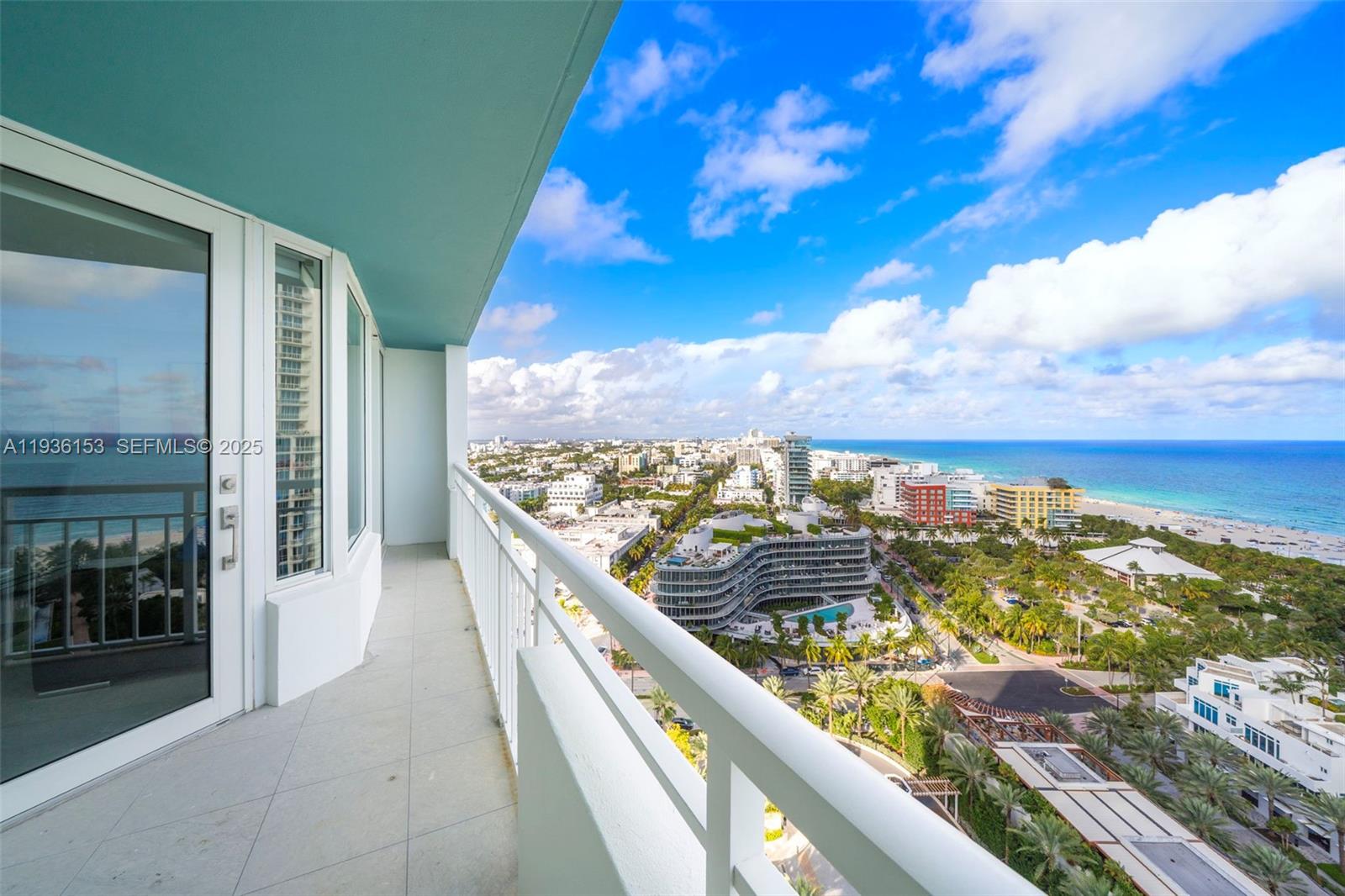 400 S Pointe Dr #2208, Miami Beach FL 33139
