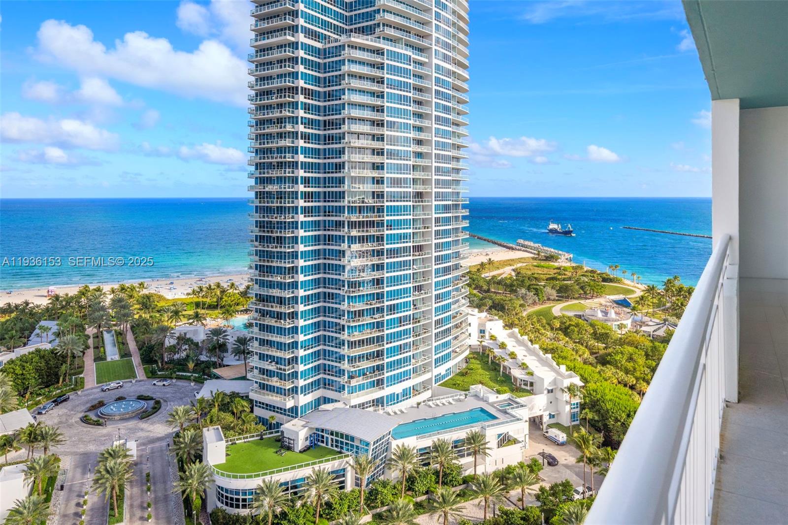 400 S Pointe Dr #2208, Miami Beach FL 33139