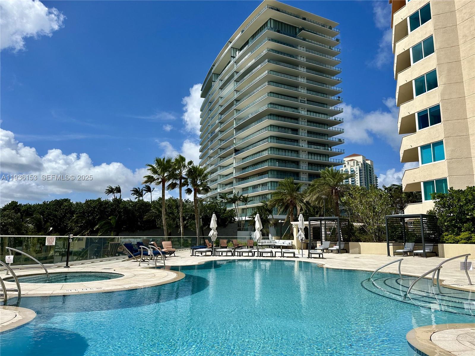 400 S Pointe Dr #2208, Miami Beach FL 33139