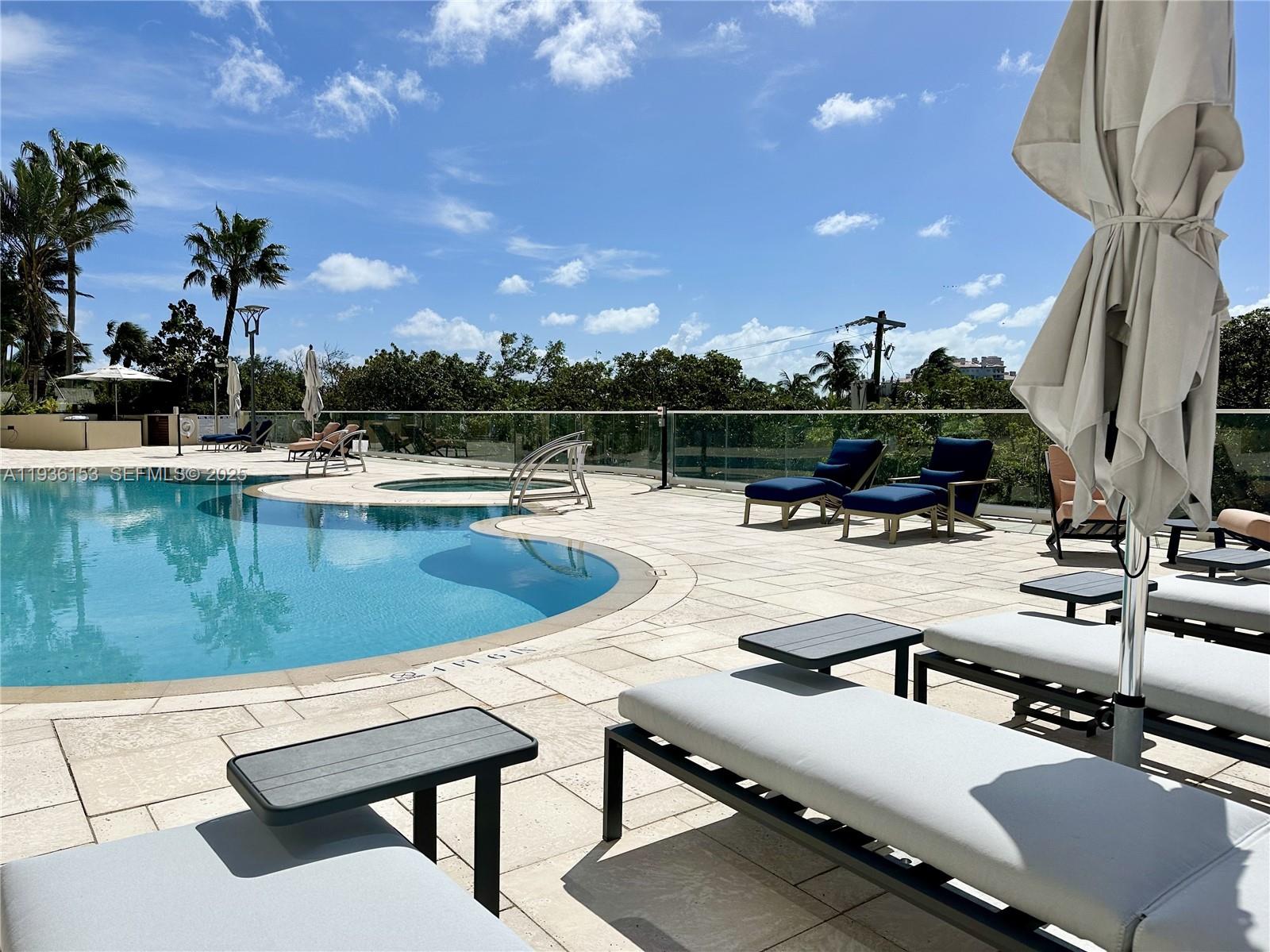 400 S Pointe Dr #2208, Miami Beach FL 33139