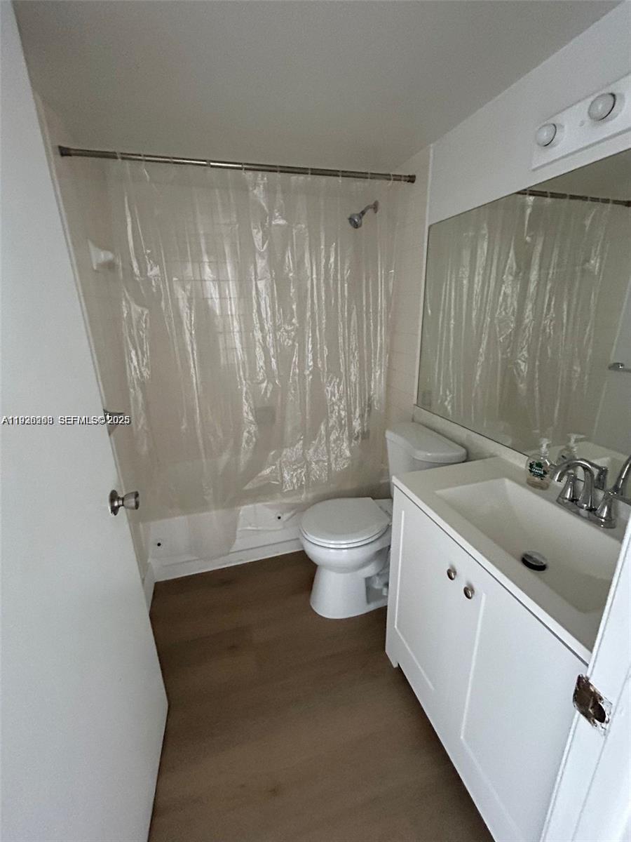 770 Claughton Island Dr #2109, Miami FL 33131