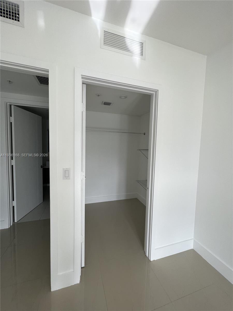 1010 SW 2nd Ave #1702, Miami FL 33130