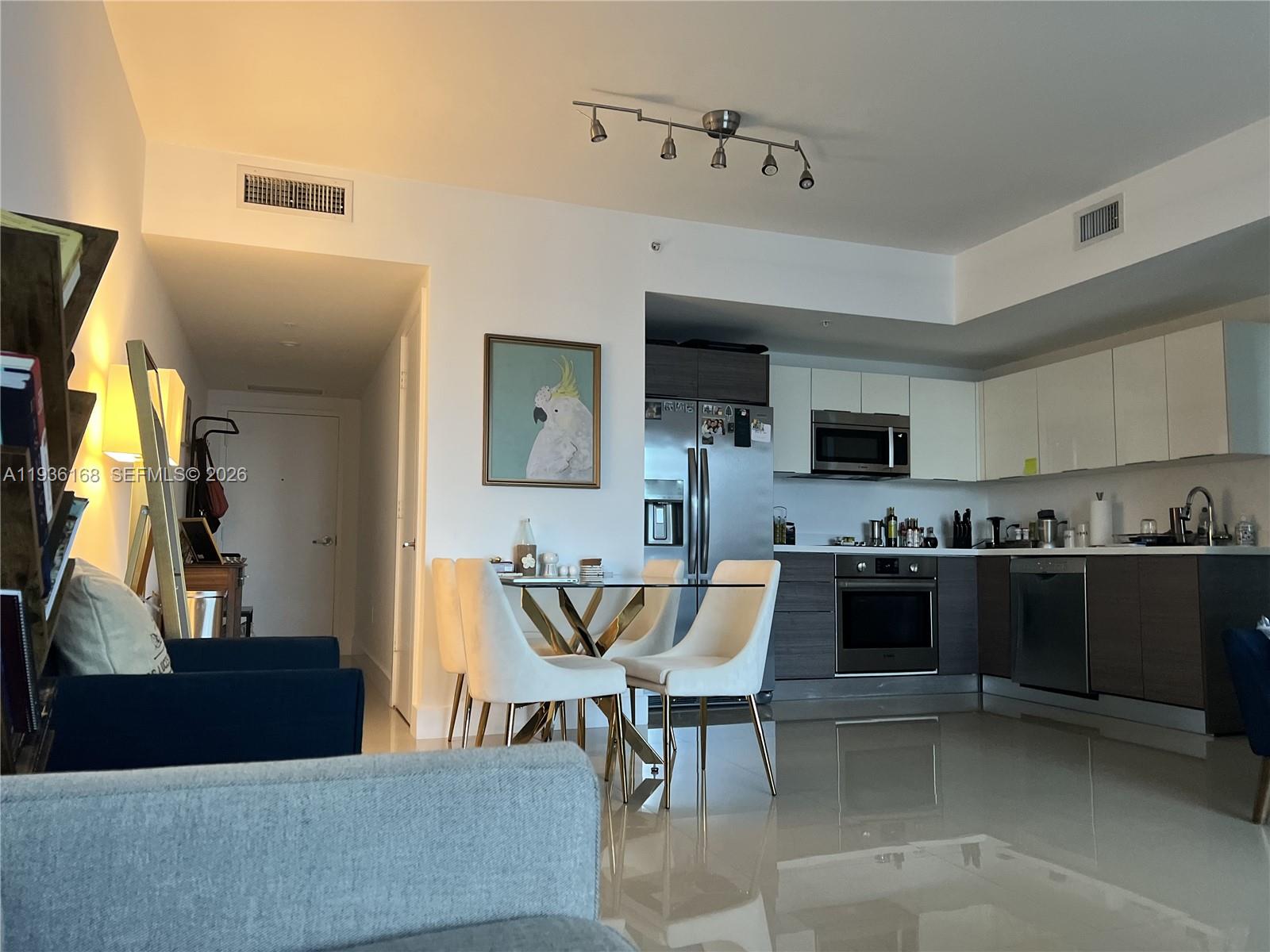 1010 SW 2nd Ave #1702, Miami FL 33130