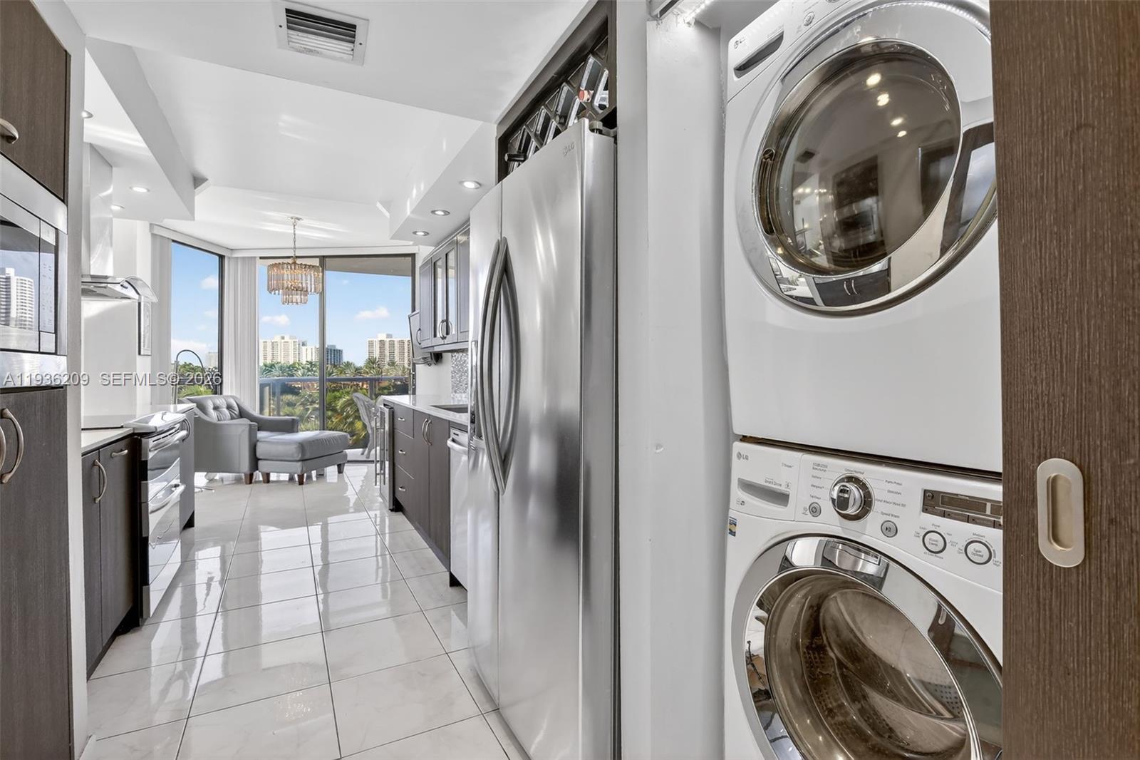 20281 E Country Club Dr #201, Aventura FL 33180