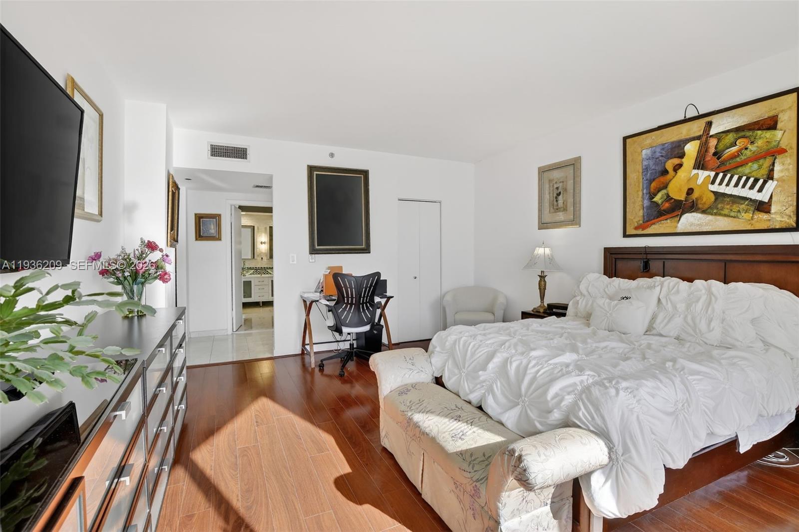 20281 E Country Club Dr #201, Aventura FL 33180