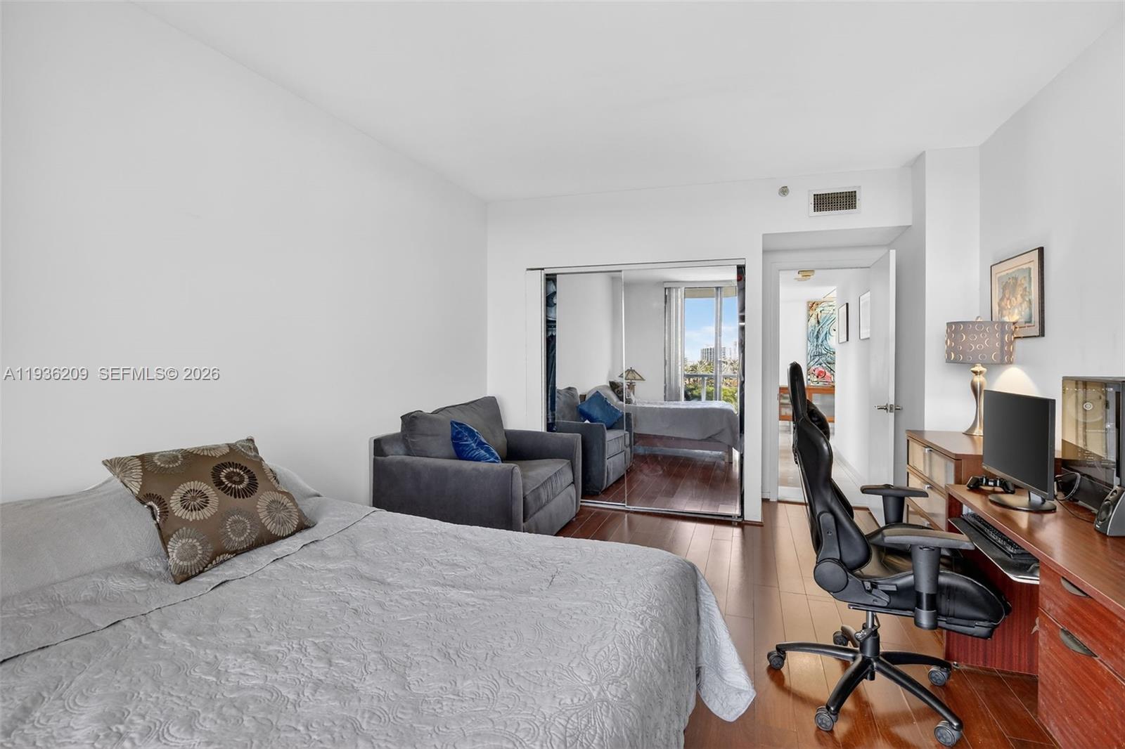 20281 E Country Club Dr #201, Aventura FL 33180