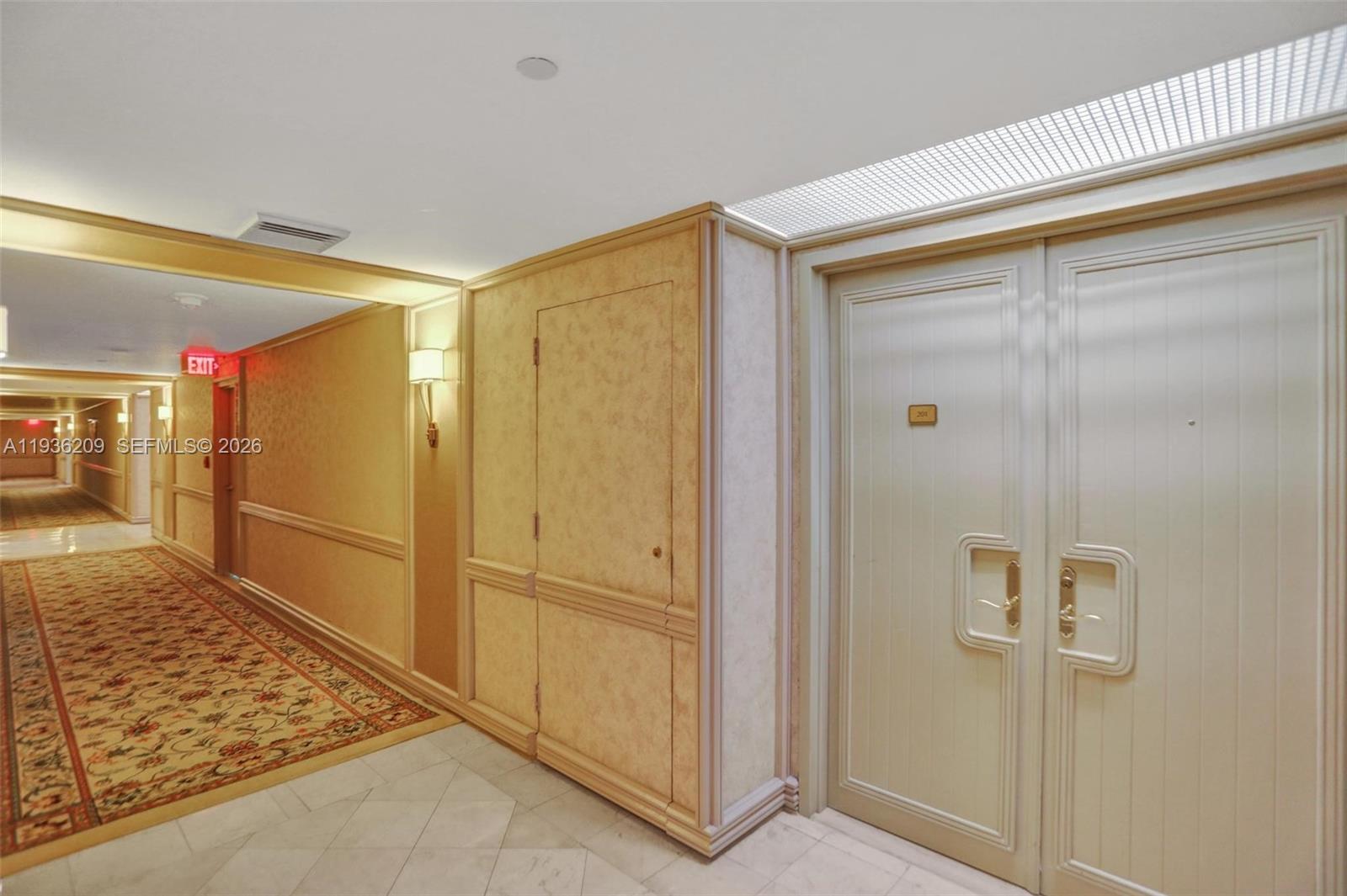 20281 E Country Club Dr #201, Aventura FL 33180