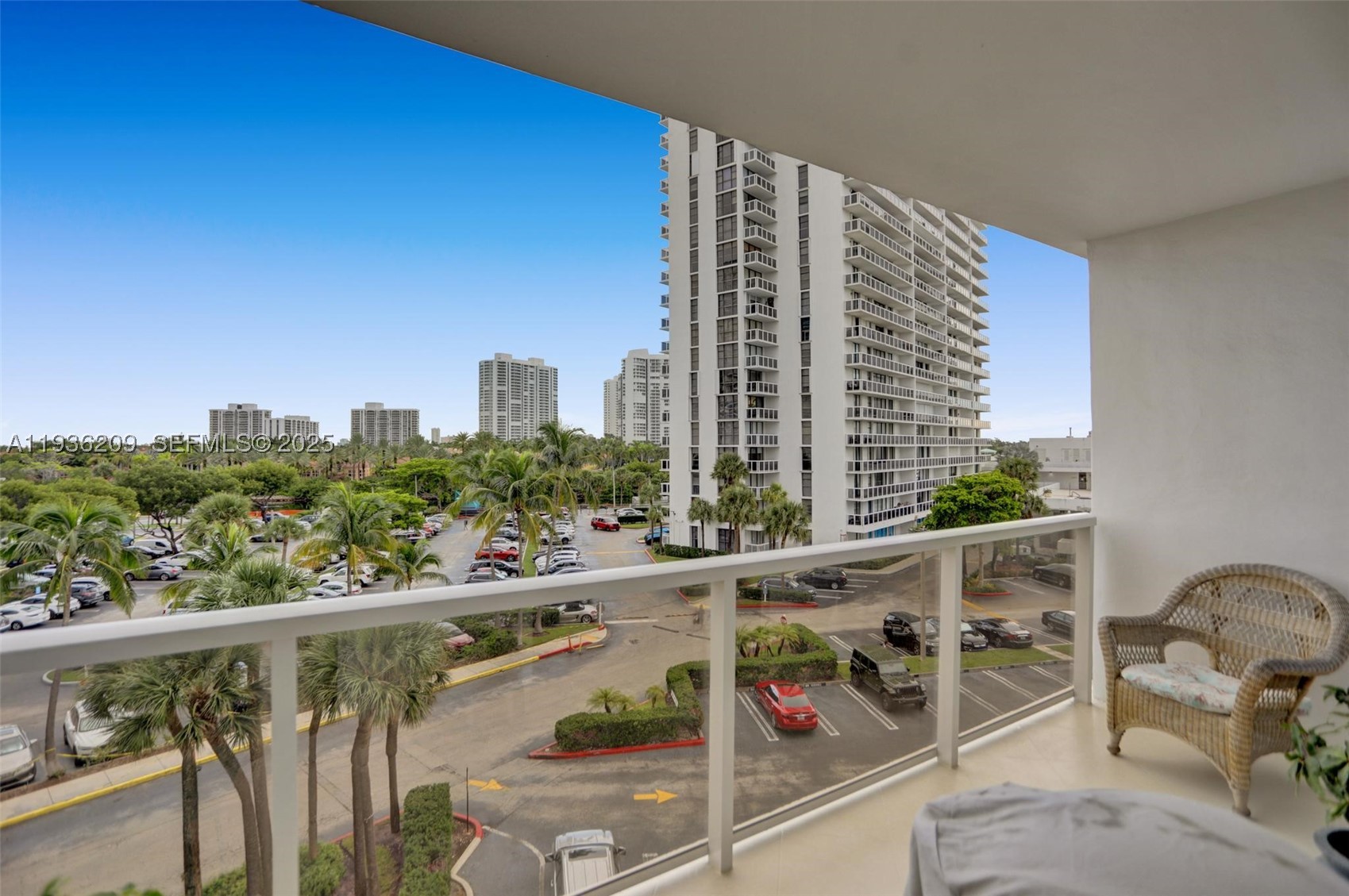 20281 E Country Club Dr #201, Aventura FL 33180