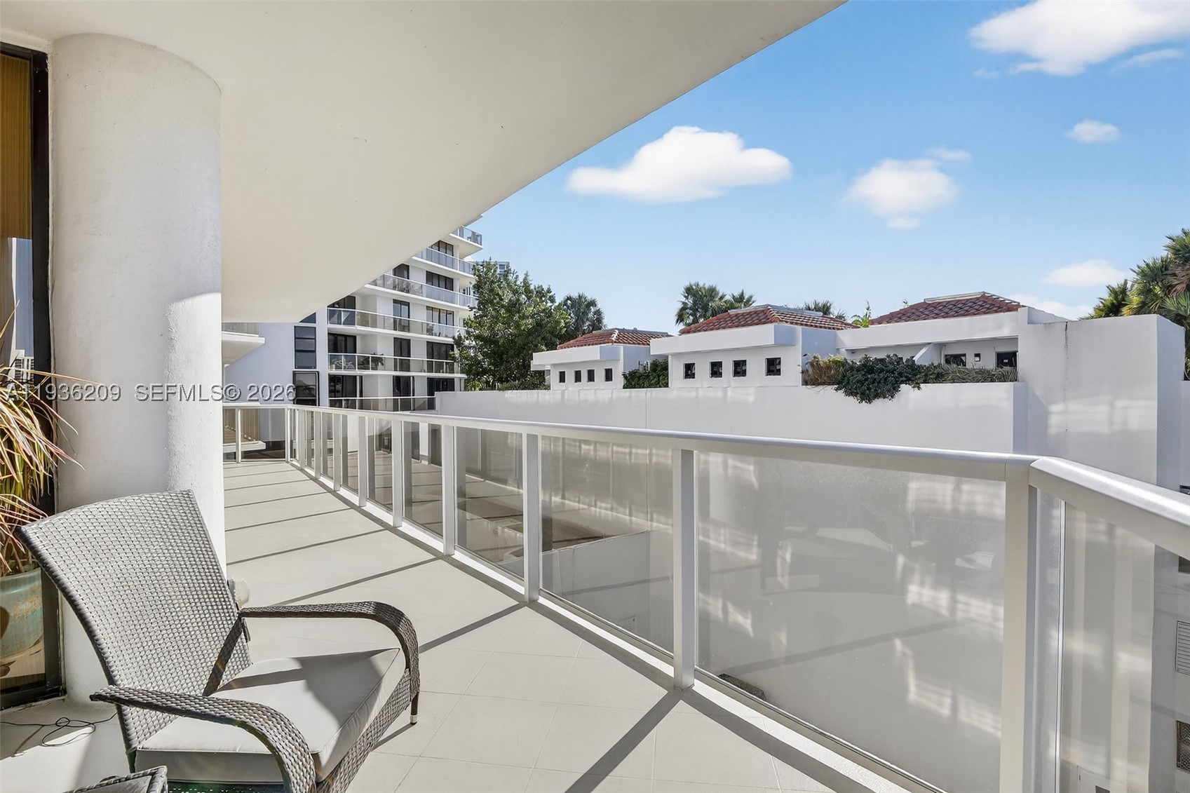 20281 E Country Club Dr #201, Aventura FL 33180