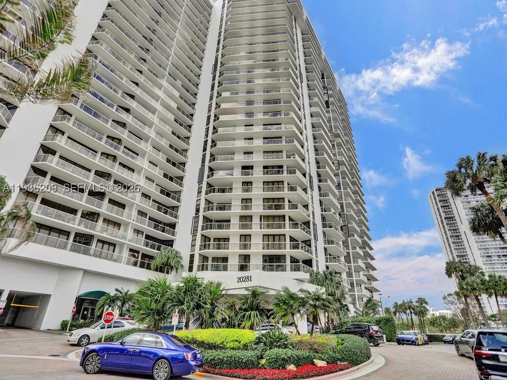 20281 E Country Club Dr #201, Aventura FL 33180