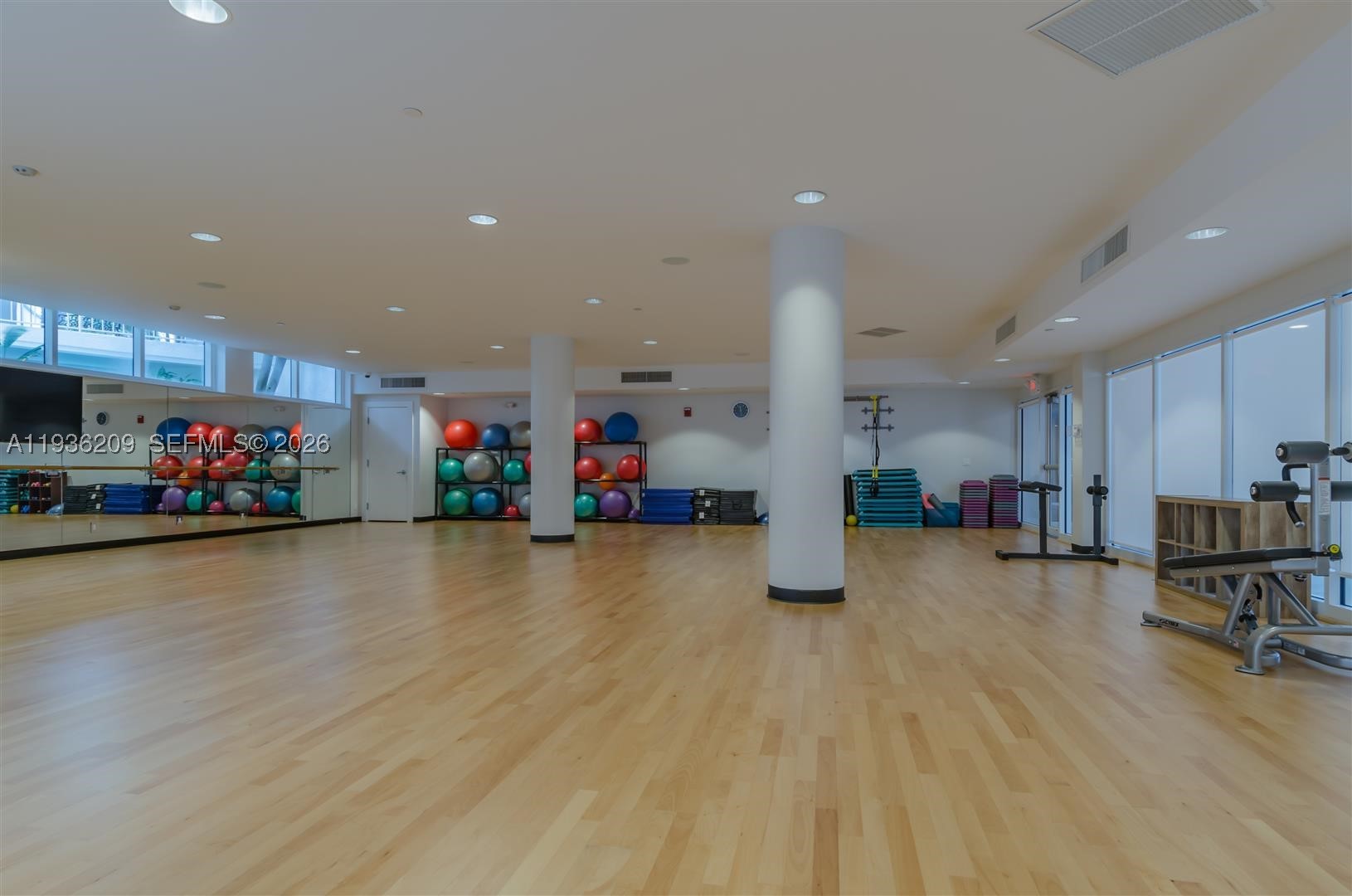 20281 E Country Club Dr #201, Aventura FL 33180